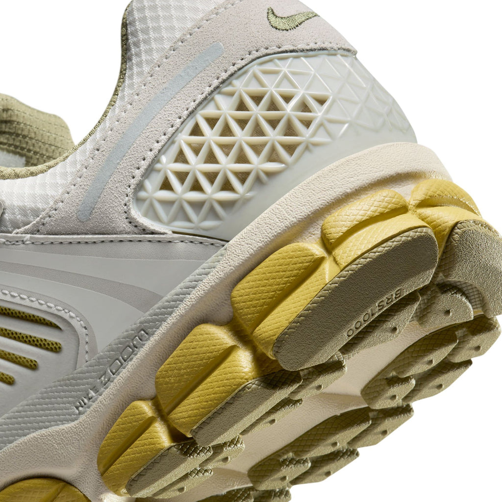 Оригінальна Mens Zoom Vomero 5 Shoes Nike – збільшений вид