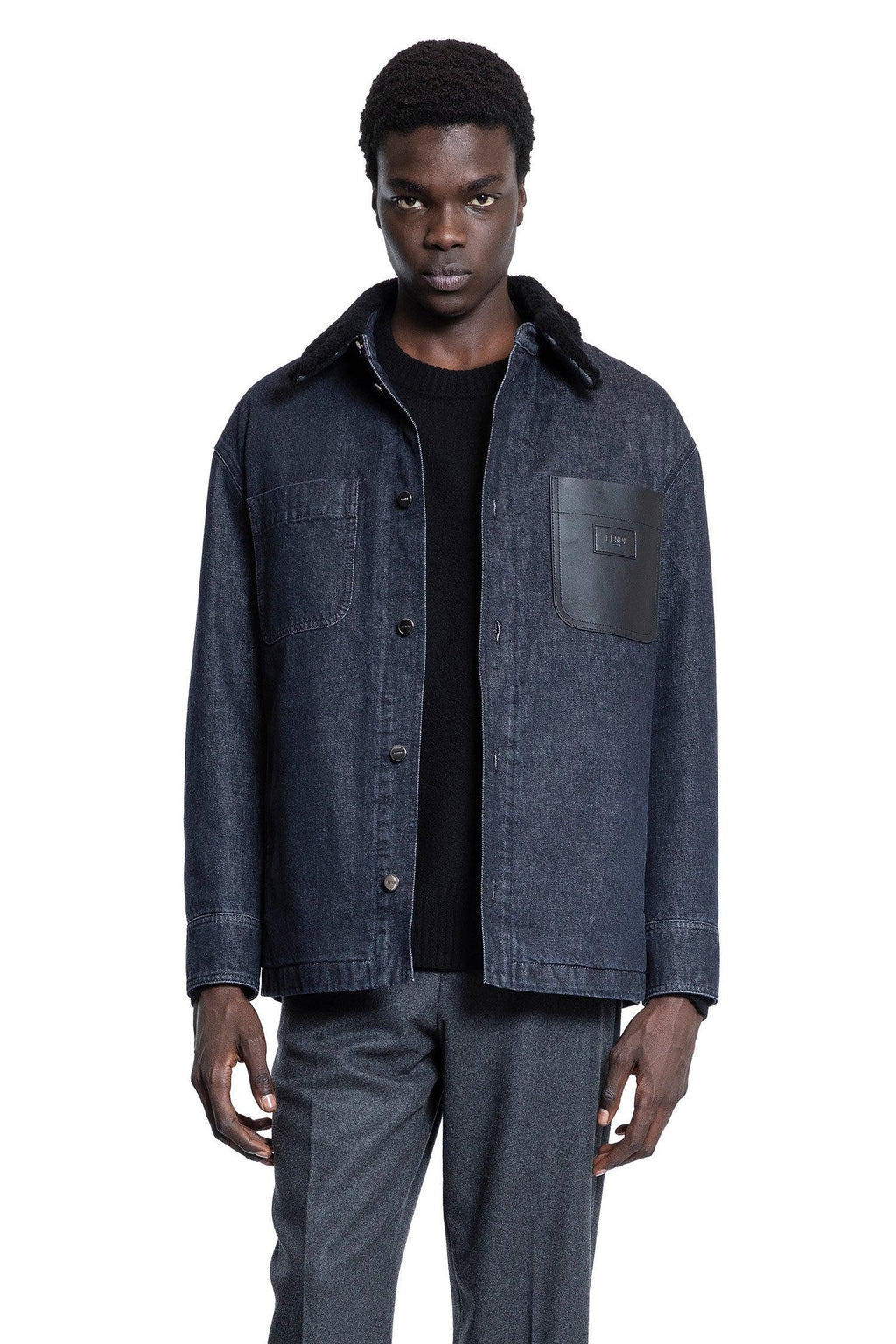 Fendi Outerwear оригінал | Швидка доставка Україна – боковий вид