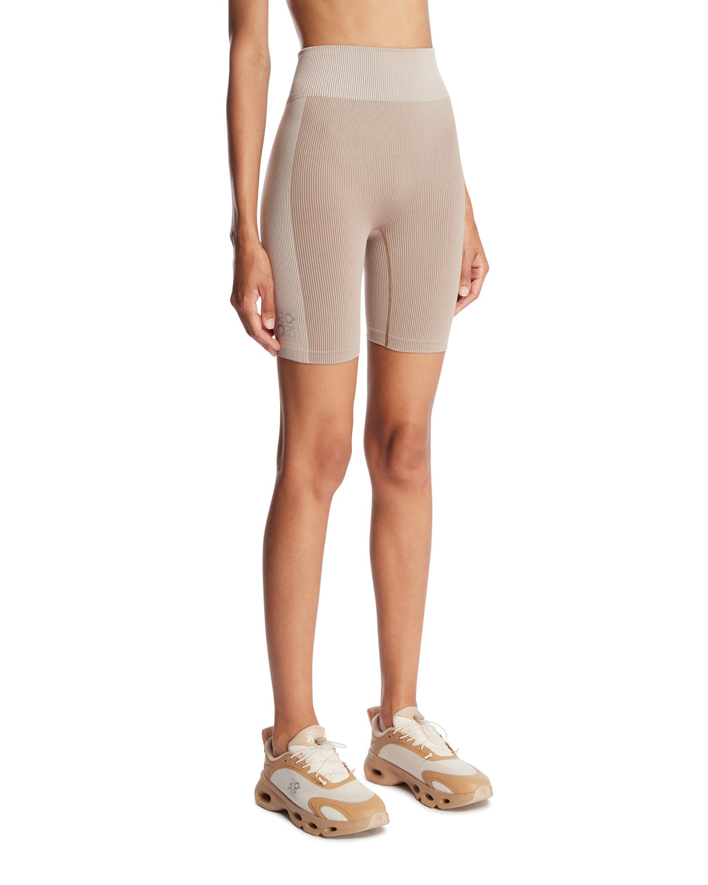 X On Beige High Waisted Shorts Loewe – Гарантія оригінальності – вид ззаду
