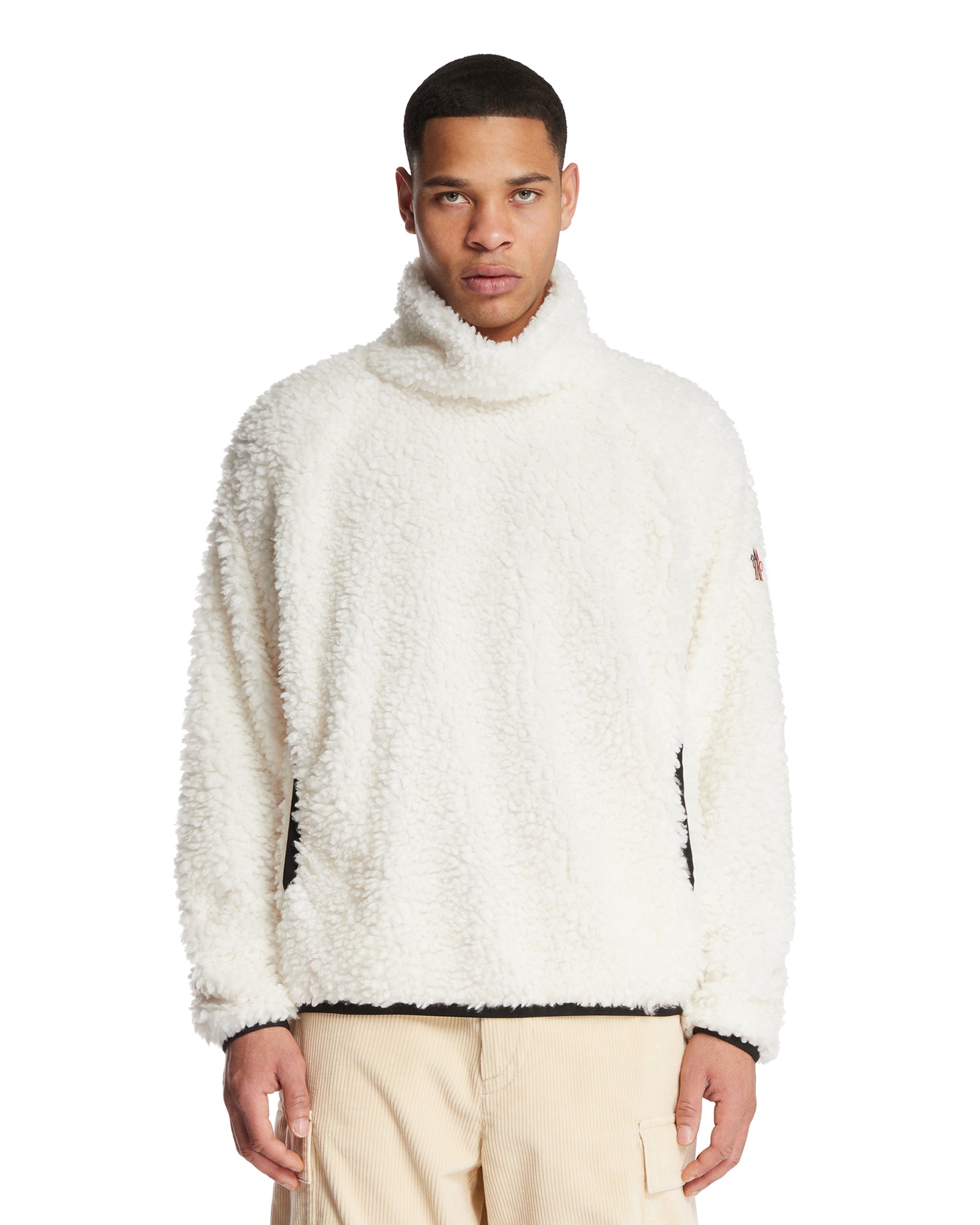 White Teddy Turtleneck Sweatshirt Moncler – Гарантія оригінальності – боковий вид