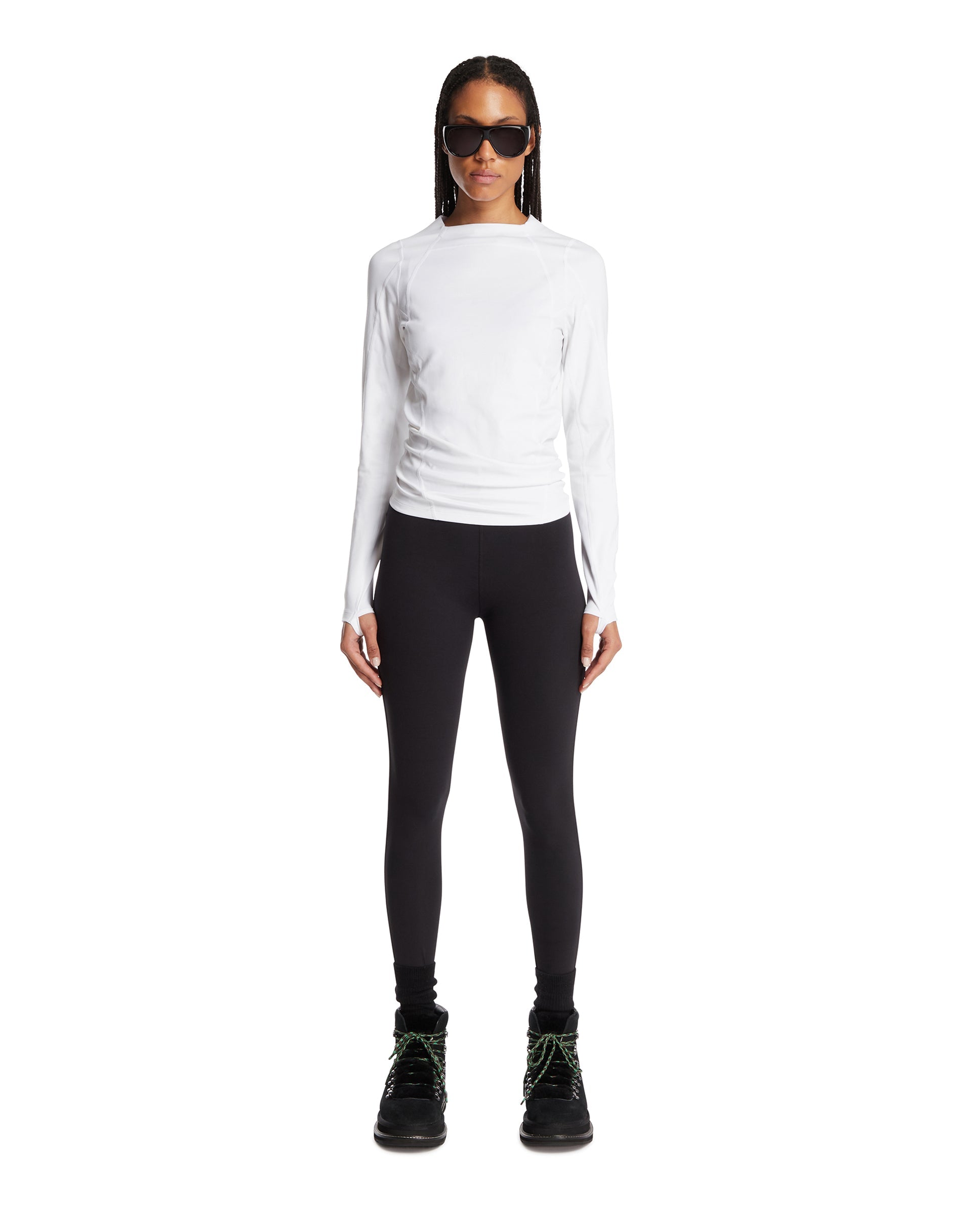 Оригінальна White Turtleneck Top Nike – детальний вид