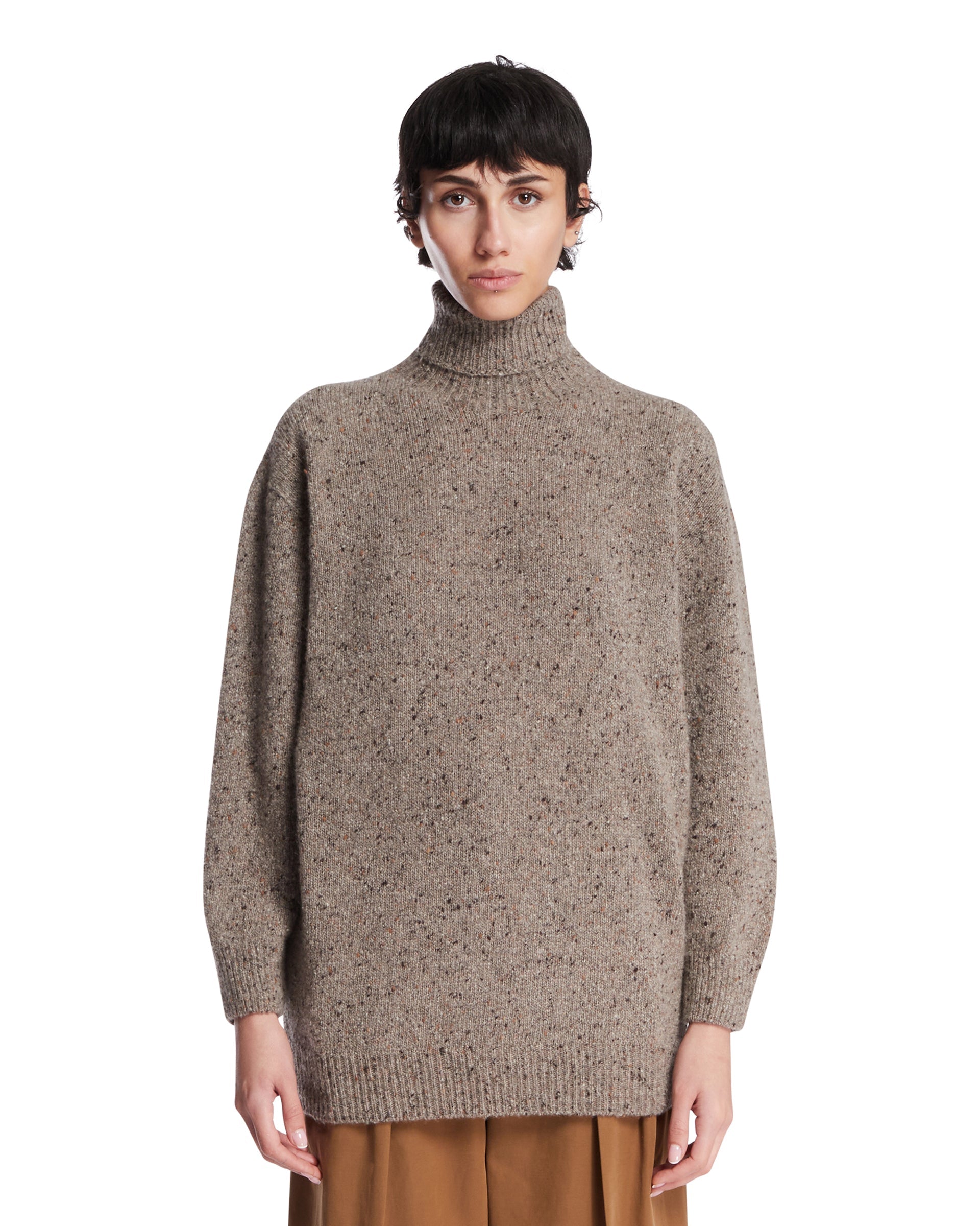 Beige Mirai Cashmere Turtleneck Sweater The row – Гарантія оригінальності – боковий вид
