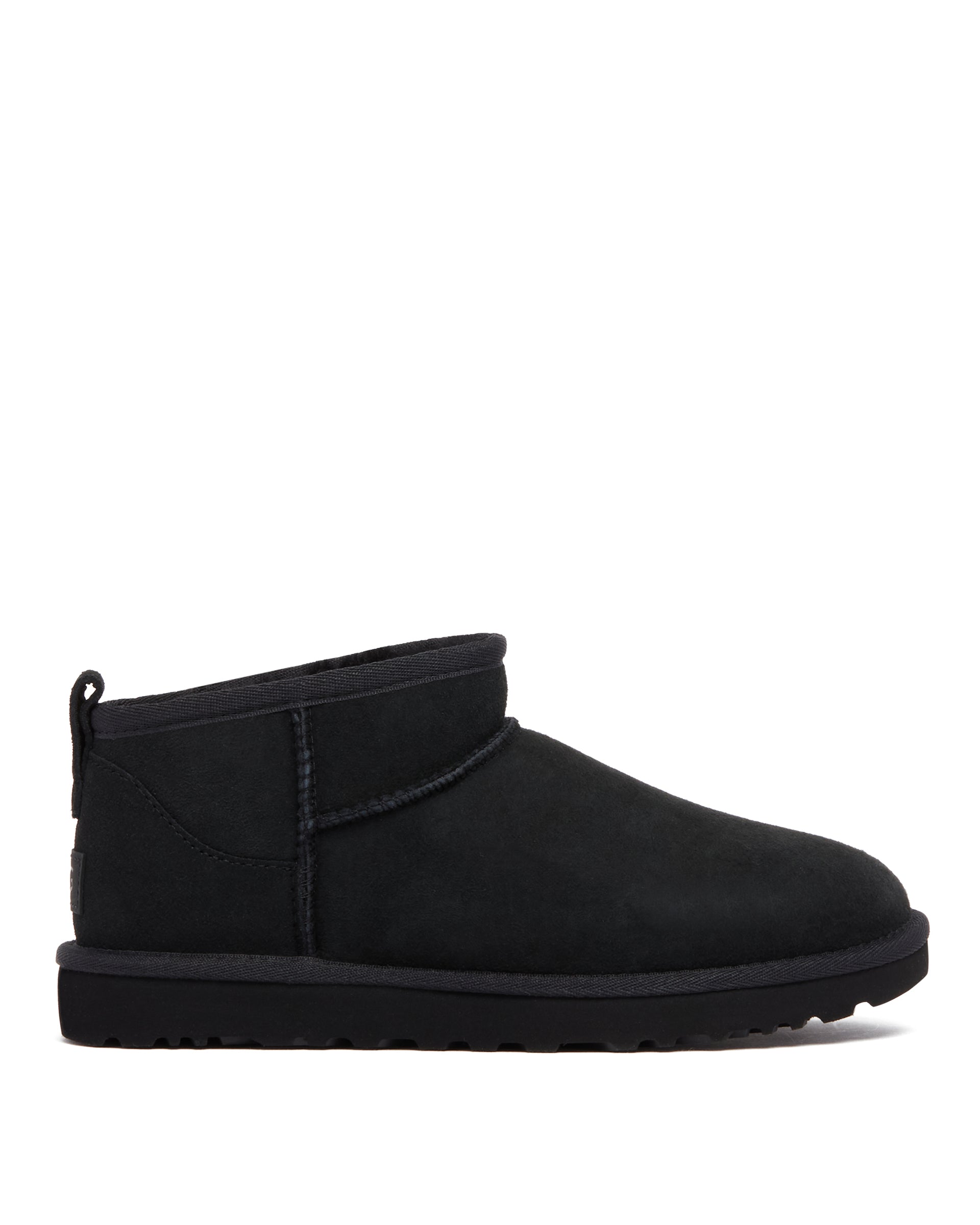 Оригінальна Black Classic Ultra Mini Boots Ugg – боковий вид