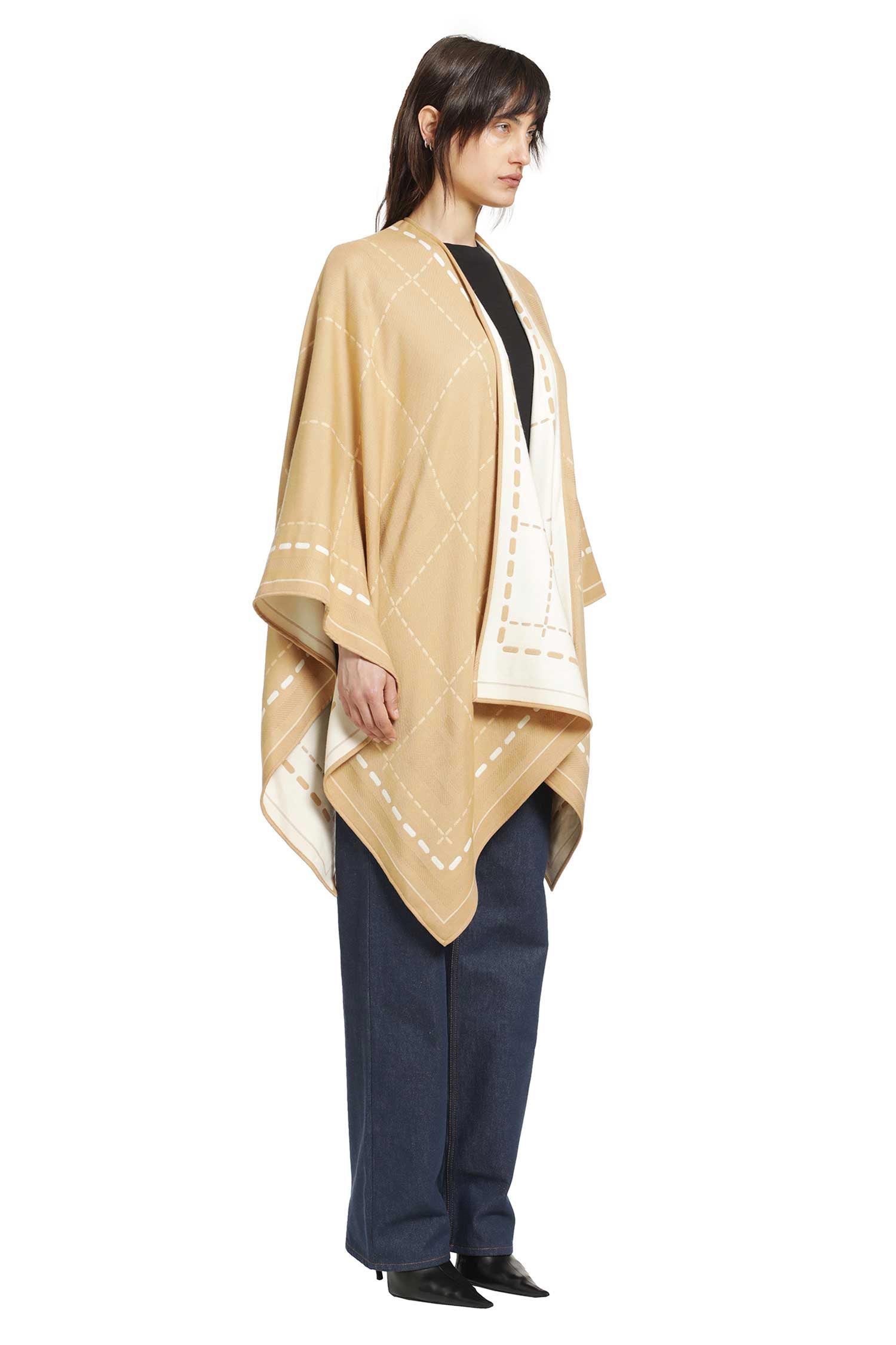 Оригінальна Wool Jacquard Poncho Fendi – детальний вид
