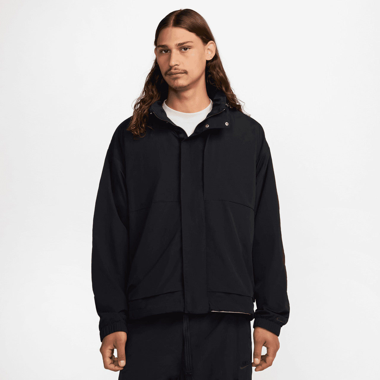 Nike Outerwear оригінал | Швидка доставка Україна – боковий вид