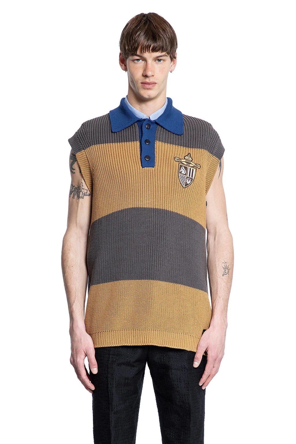 Striped Crest Logo Polo Gilet Fendi – Гарантія оригінальності – вид ззаду