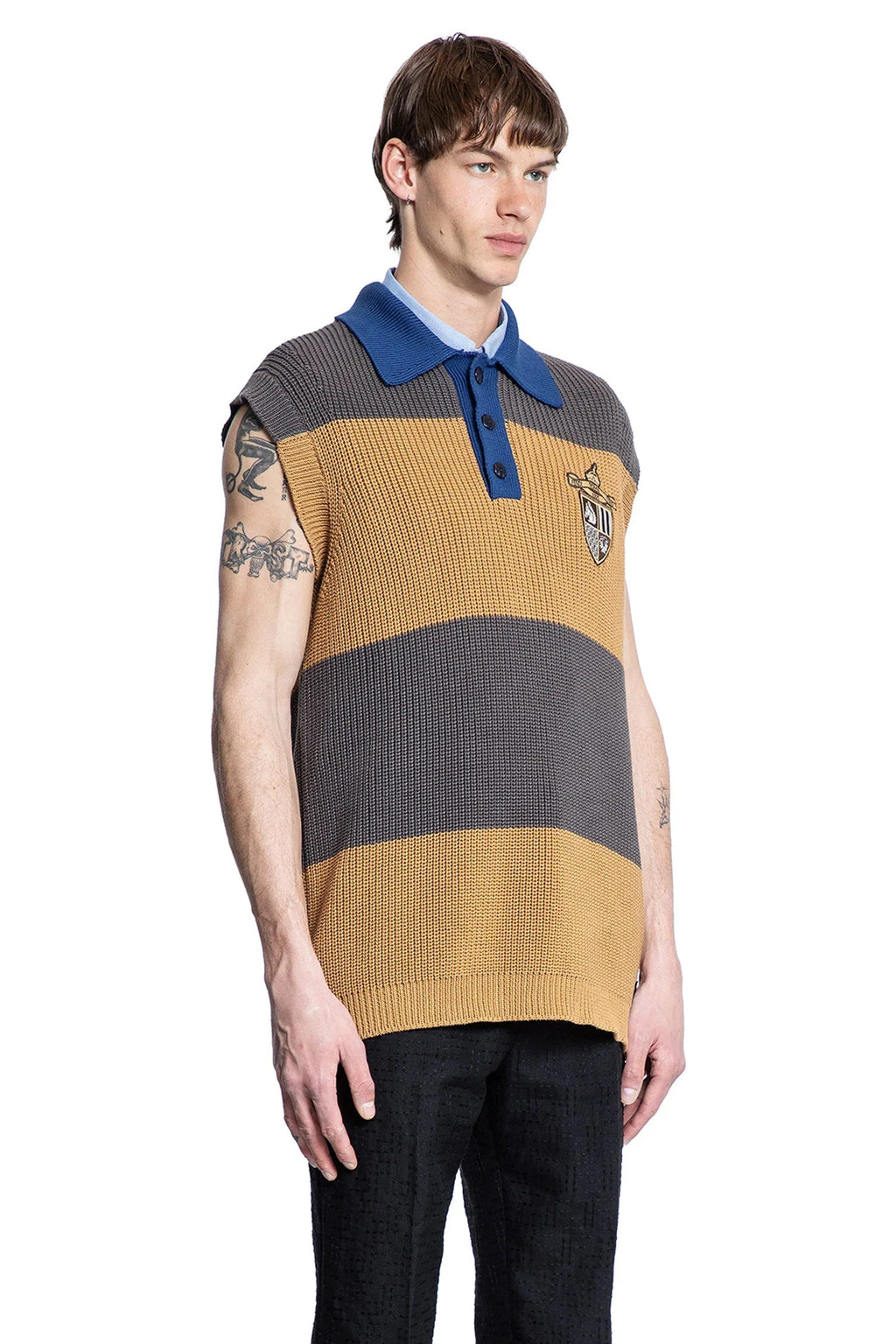 Striped Crest Logo Polo Gilet Fendi – Гарантія оригінальності – детальний вид