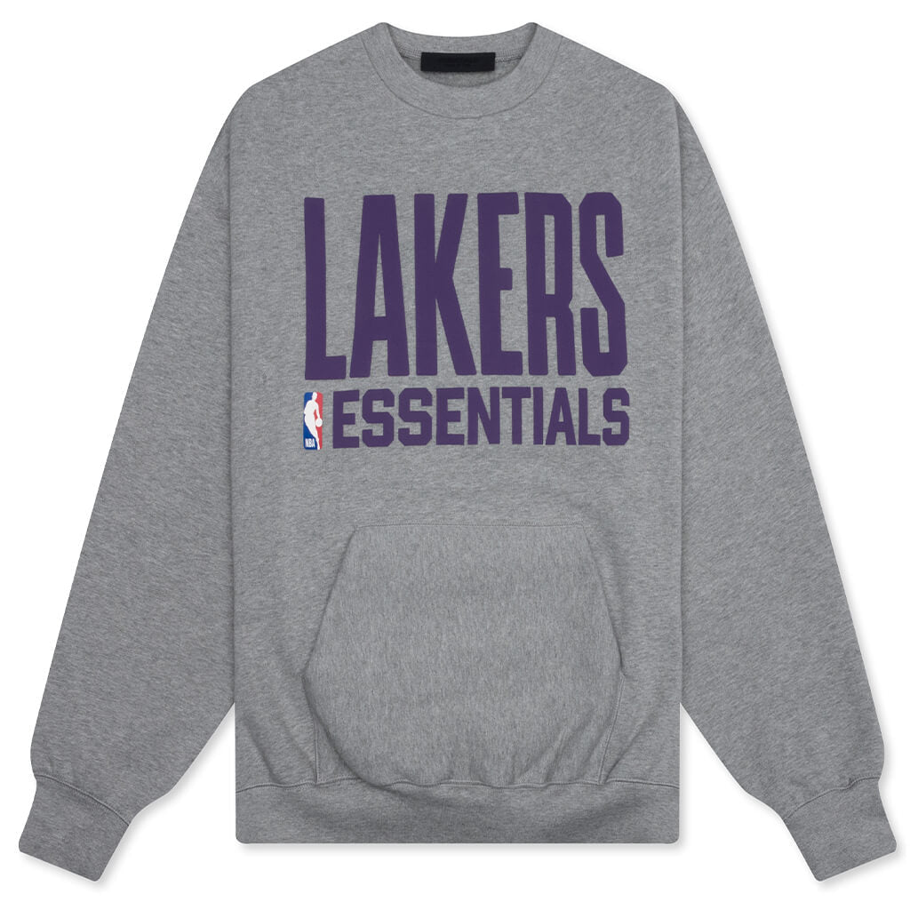 X Nba Lakers Sport Crewneck Concrete Heather Fear of god – Гарантія оригінальності – боковий вид - FEAR OF GOD