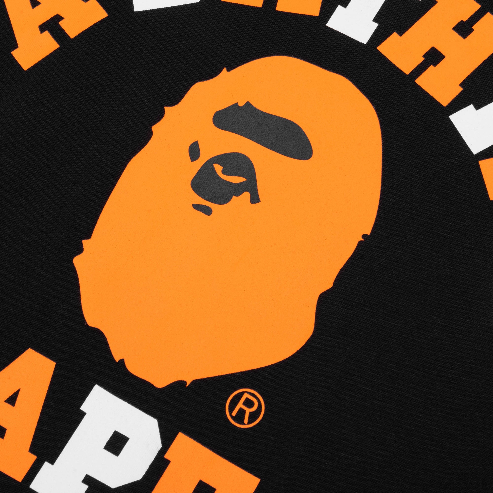 Оригінальна Feature X Bape College Relaxed Fit Tee A bathing ape – детальний вид