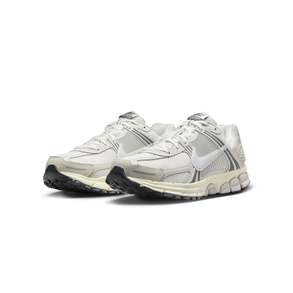 Оригінальна Mens Zoom Vomero 5 Shoes Nike – вид ззаду