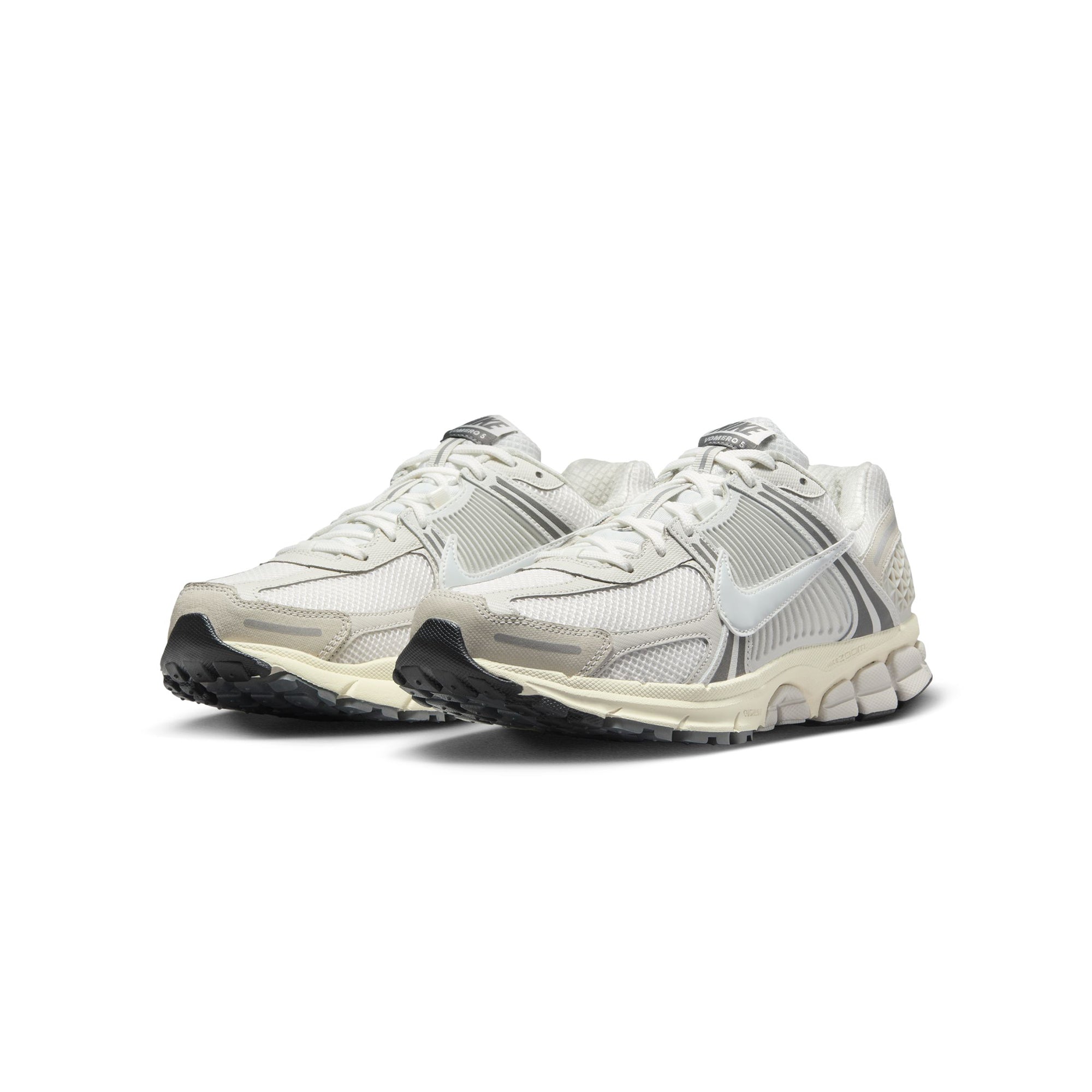 Оригінальна Mens Zoom Vomero 5 Shoes Nike – вид ззаду