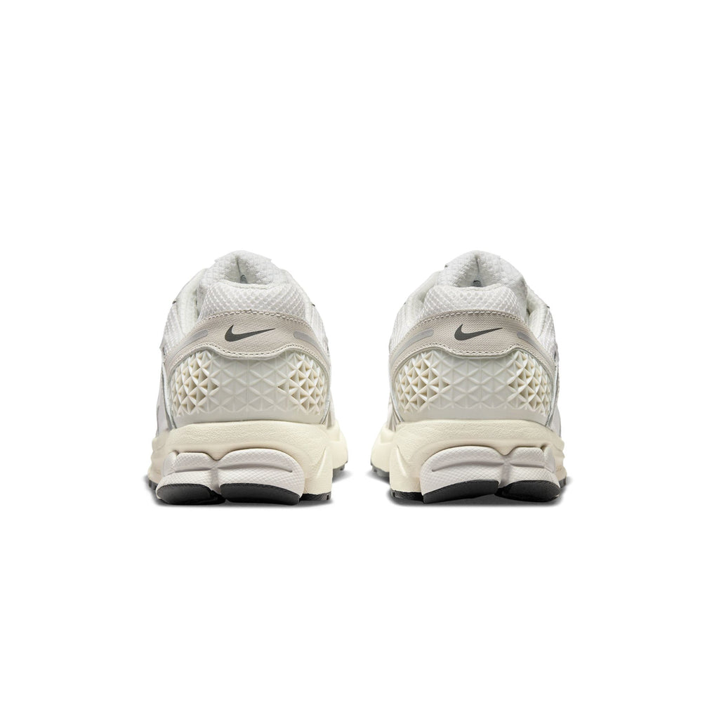 Оригінальна Mens Zoom Vomero 5 Shoes Nike – детальний вид