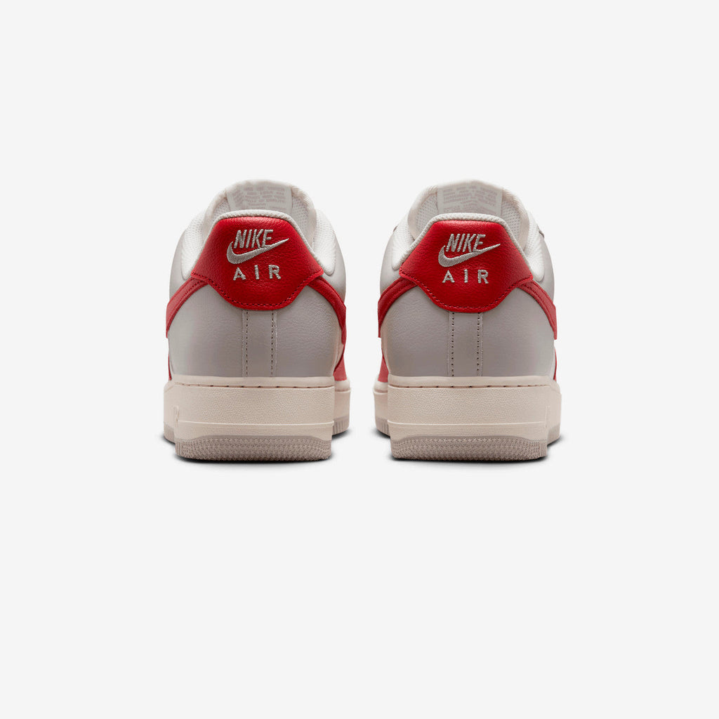 Оригінальна Air Force 1 07 Lv8 Nike – детальний вид