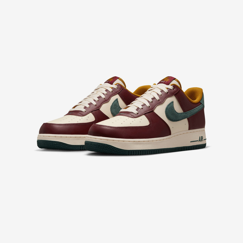 Оригінальна Air Force 1 07 Lv8 Nike – вид ззаду