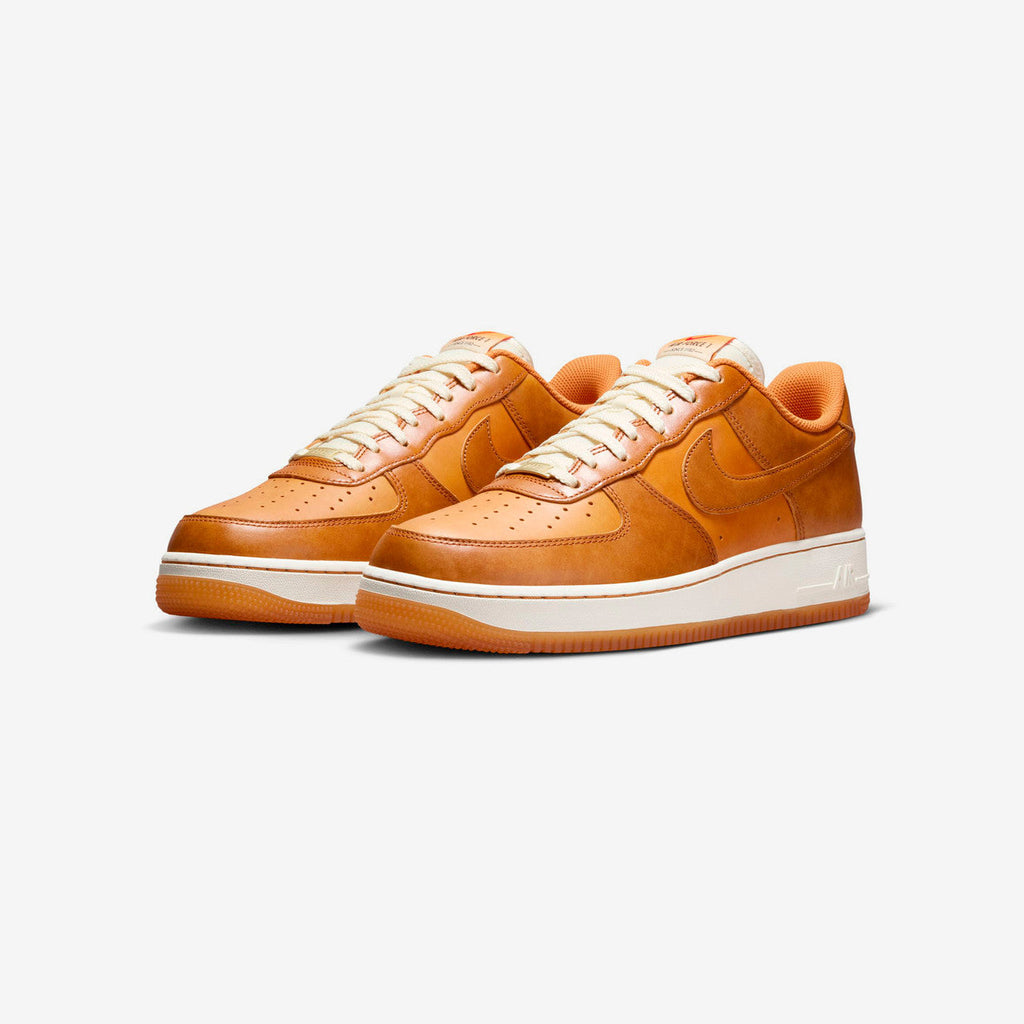 Оригінальна Air Force 1 07 Lv8 Nike – вид ззаду