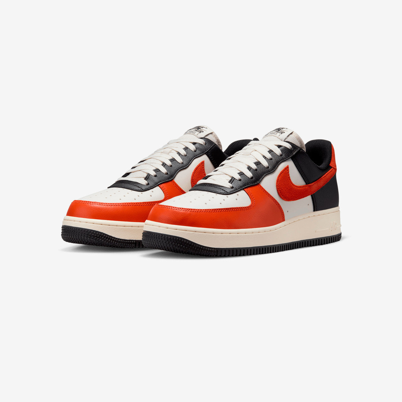 Оригінальна Air Force 1 07 Lv8 Nike – вид ззаду