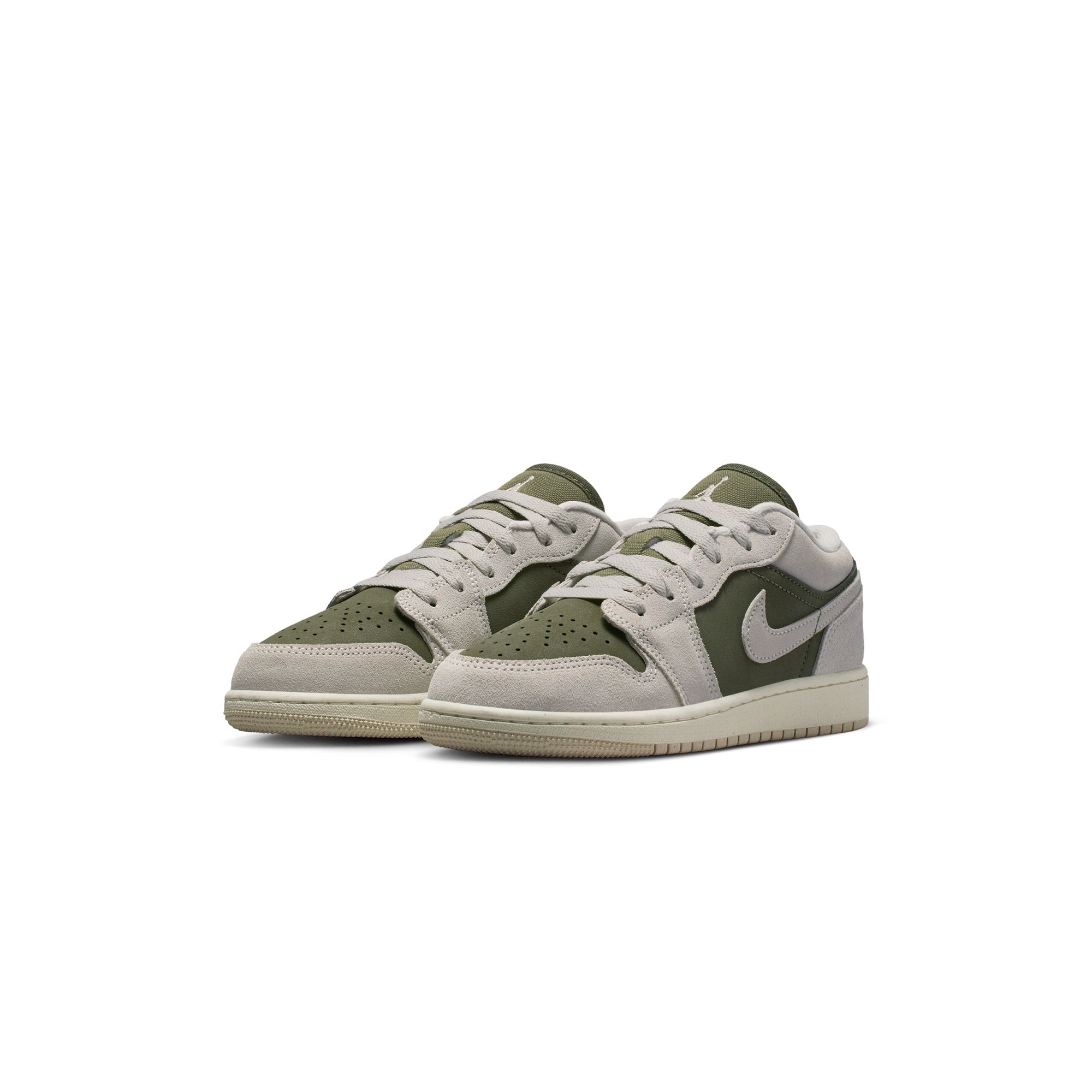 1 Kids Low SE Shoes AIR JORDAN оригінал – Купити в Україні – вид ззаду