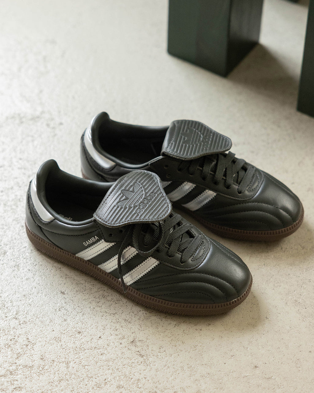 Adidas Footwear оригінал | Швидка доставка Україна – вид ззаду