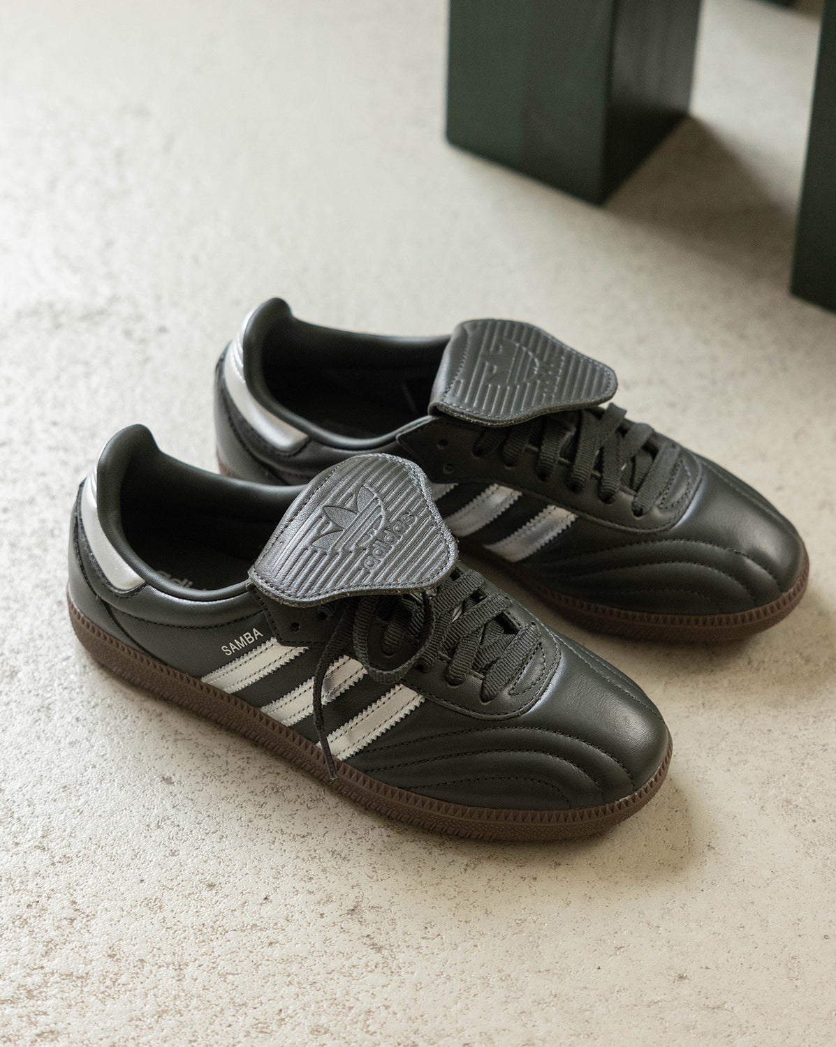 Adidas Footwear оригінал | Швидка доставка Україна – вид ззаду - ADIDAS