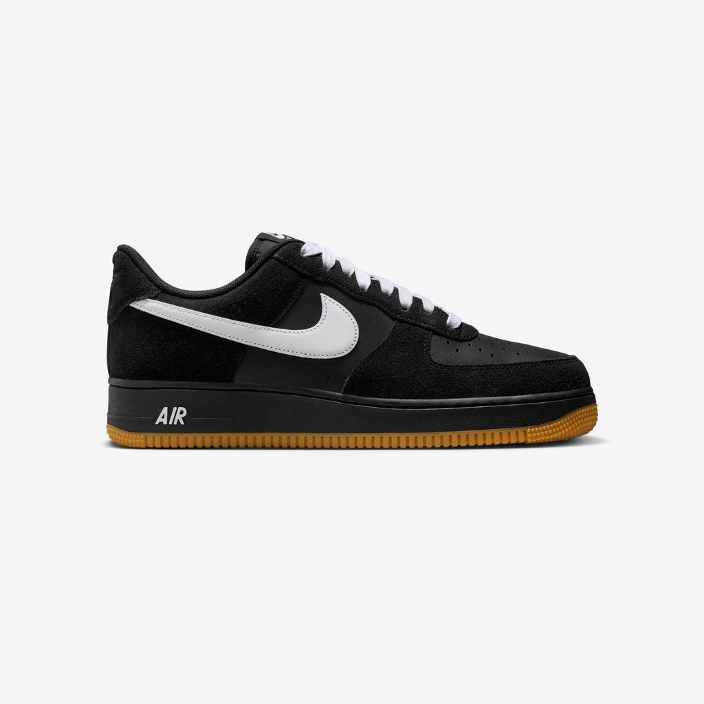Оригінальна Air Force 1 07 Lv8 Nike – боковий вид