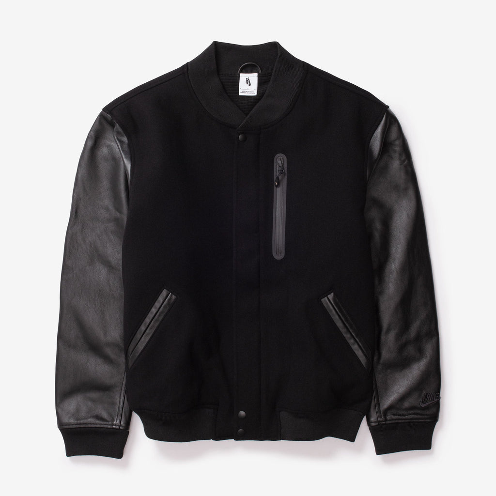 Nike Outerwear оригінал | Швидка доставка Україна – боковий вид