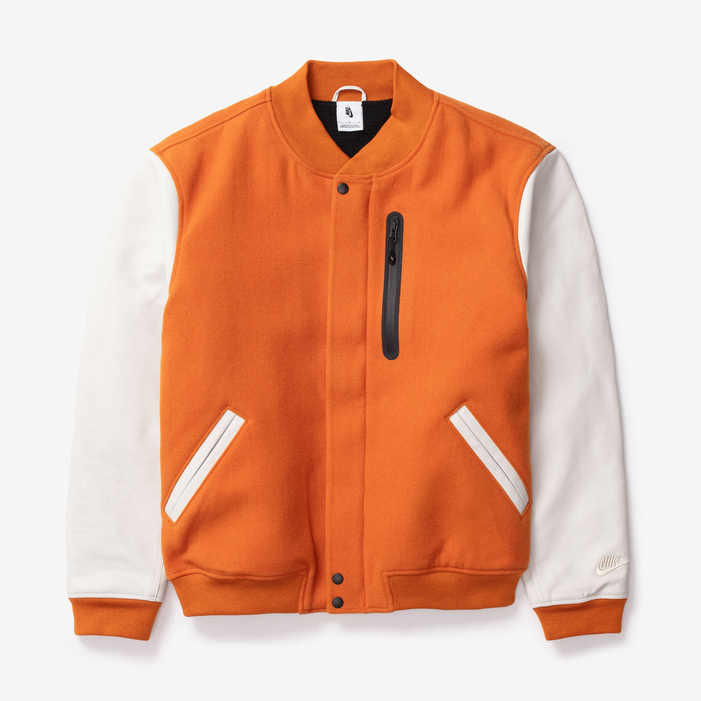 Nike Outerwear оригінал | Швидка доставка Україна – боковий вид