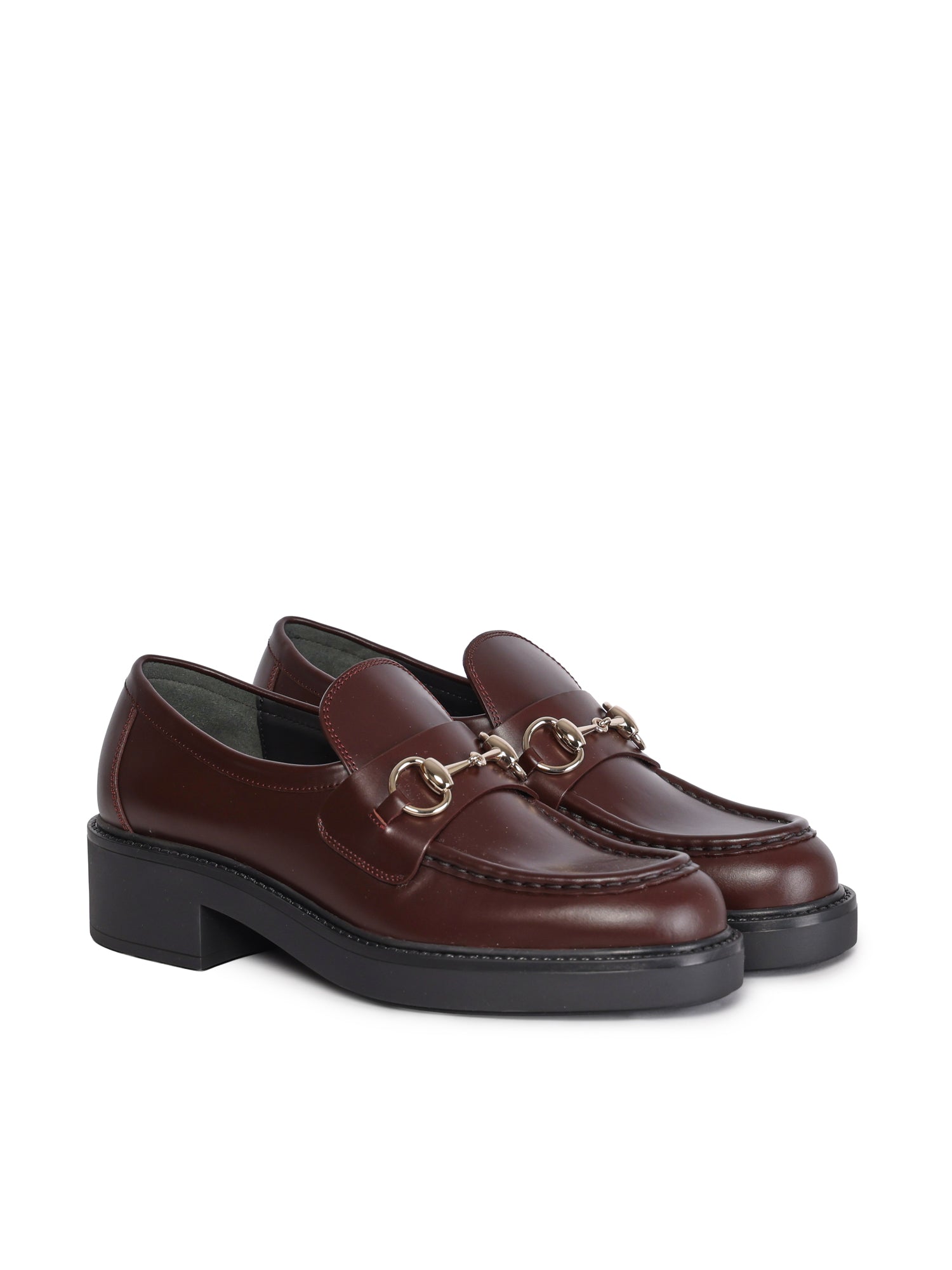 Оригінальна Mocassino In Pelle Con Morsetto Gucci – вид ззаду