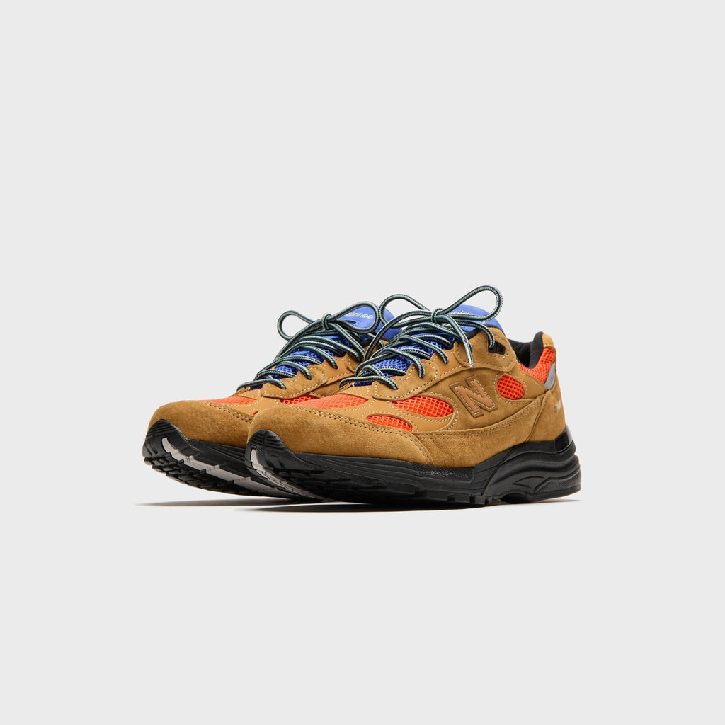 Оригінальна X Action Bronson Made In Usa 992 Tan New balance – вид ззаду