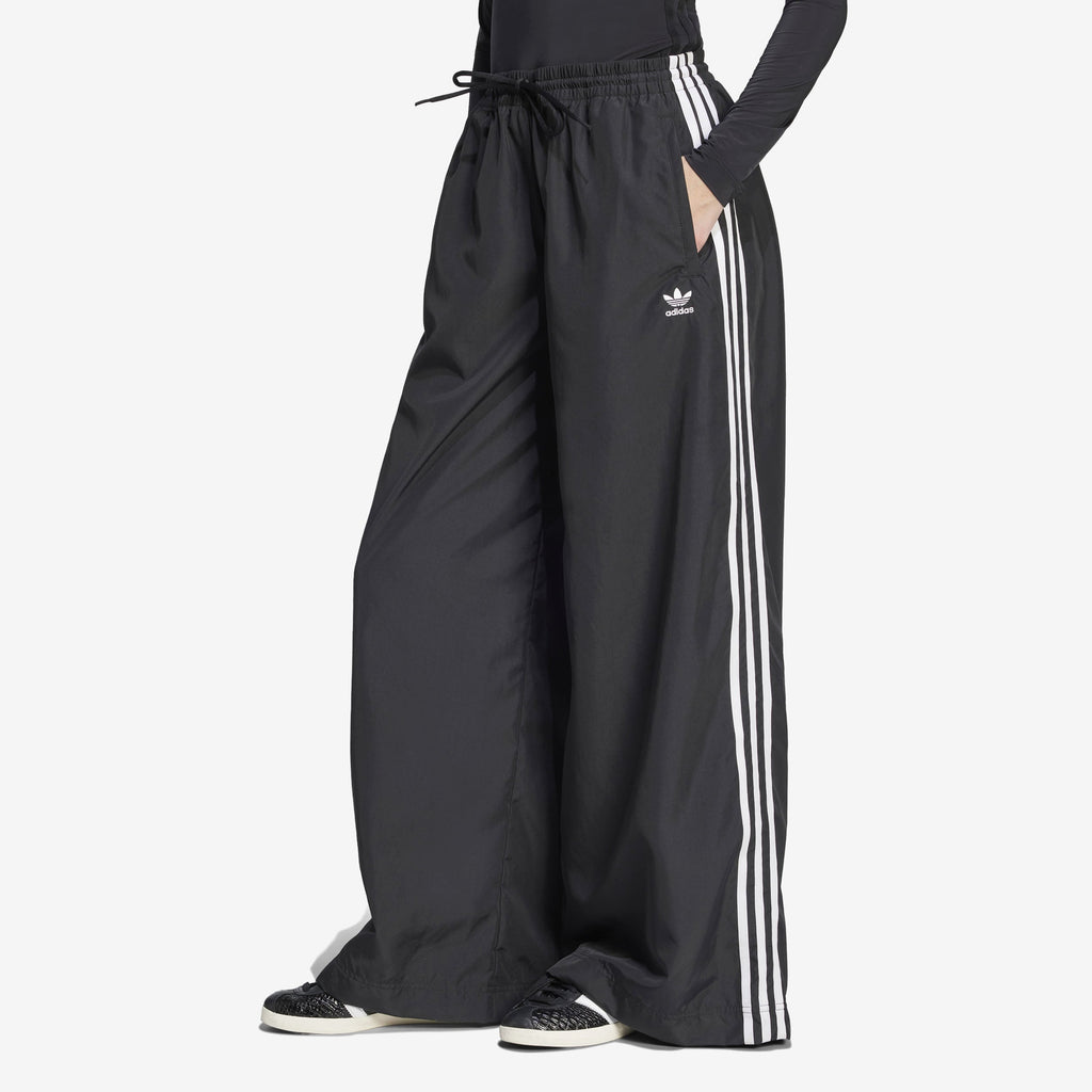Оригінальна Wmns Adilenium Season 3 Oversized Track Pant Adidas – вид ззаду