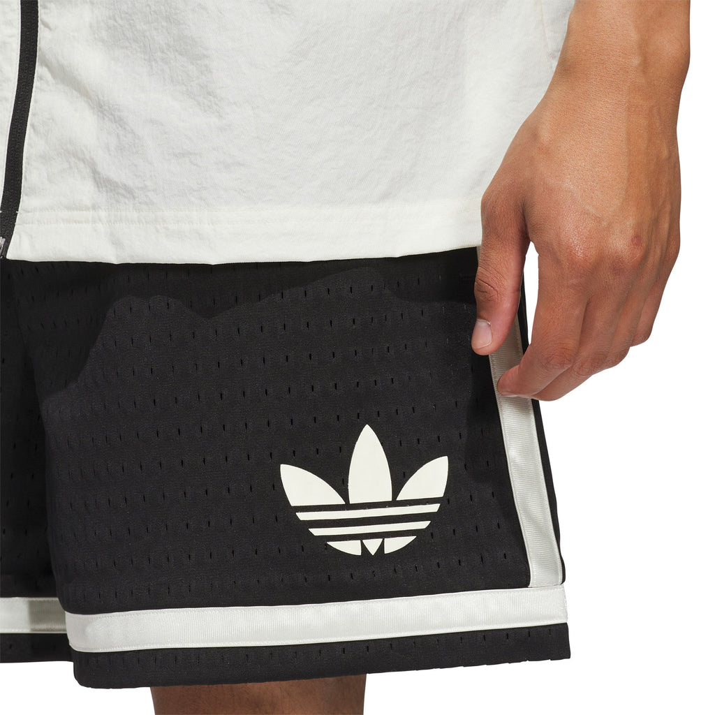 Оригінальна Basketball Shorts Adidas – вид ззаду