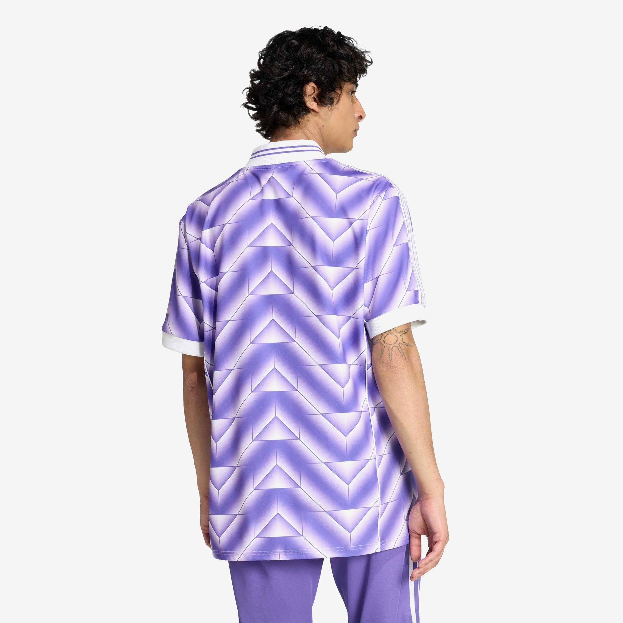 Оригінальна Real Madrid Lifestyler Jersey Adidas – збільшений вид - ADIDAS