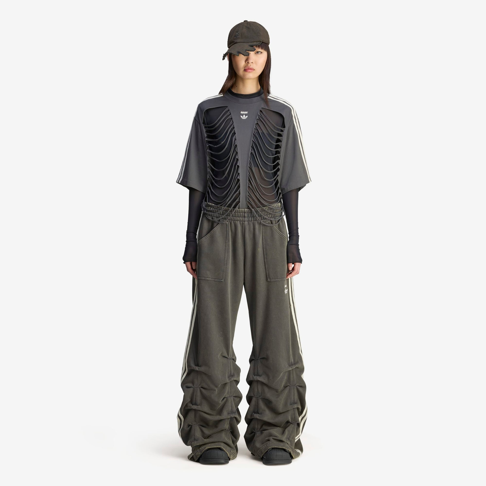 Wmns Pleated Track Pant X Avavav Adidas оригінал – Купити в Україні – детальний вид