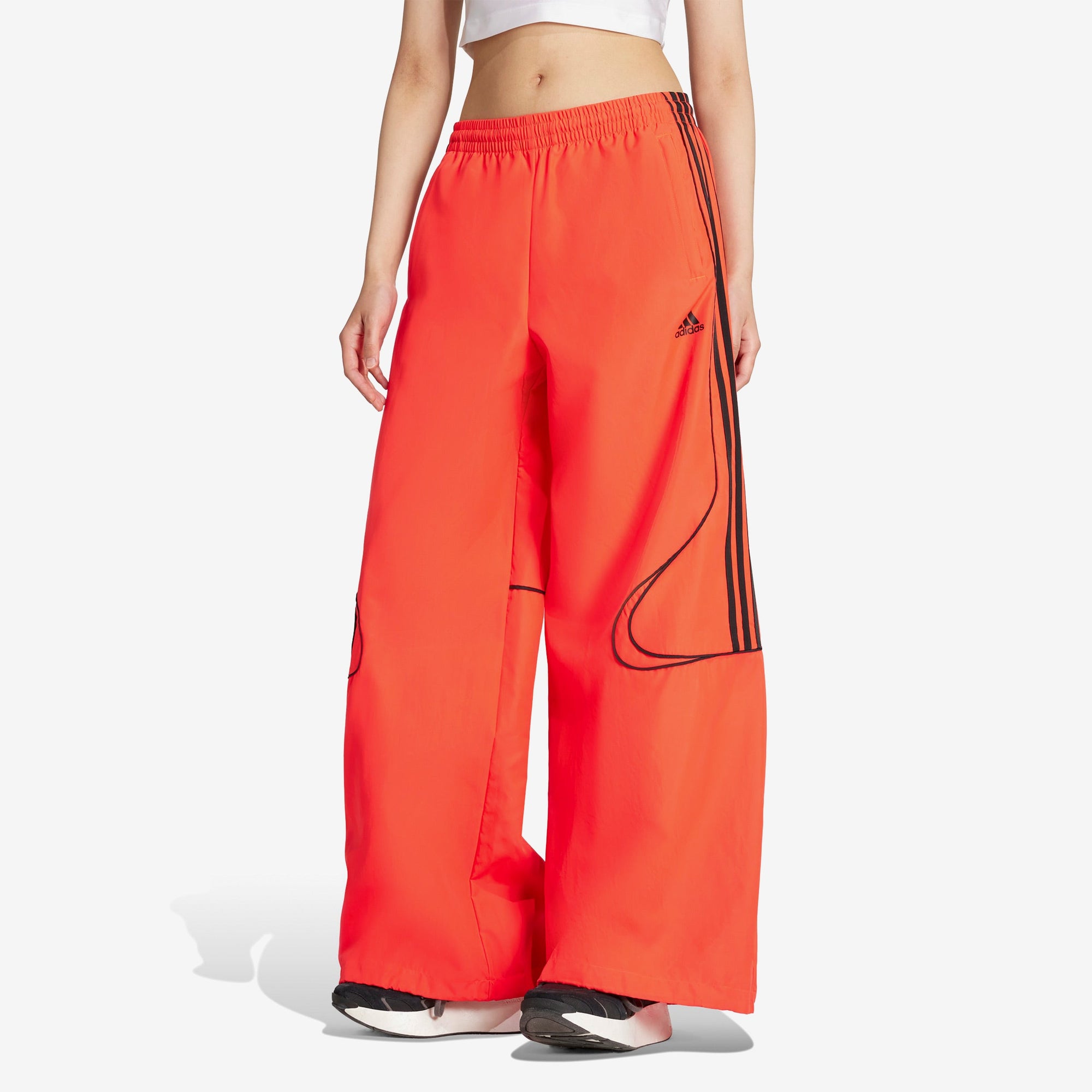 Оригінальна Wmns Teamgeist Adicolor Woven Track Pant Adidas – вид ззаду