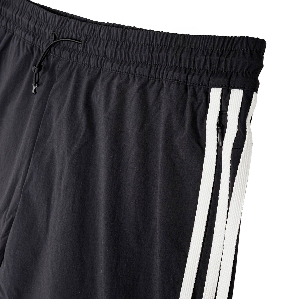 Shorts By Consortium Adidas оригінал – Купити в Україні – вид ззаду