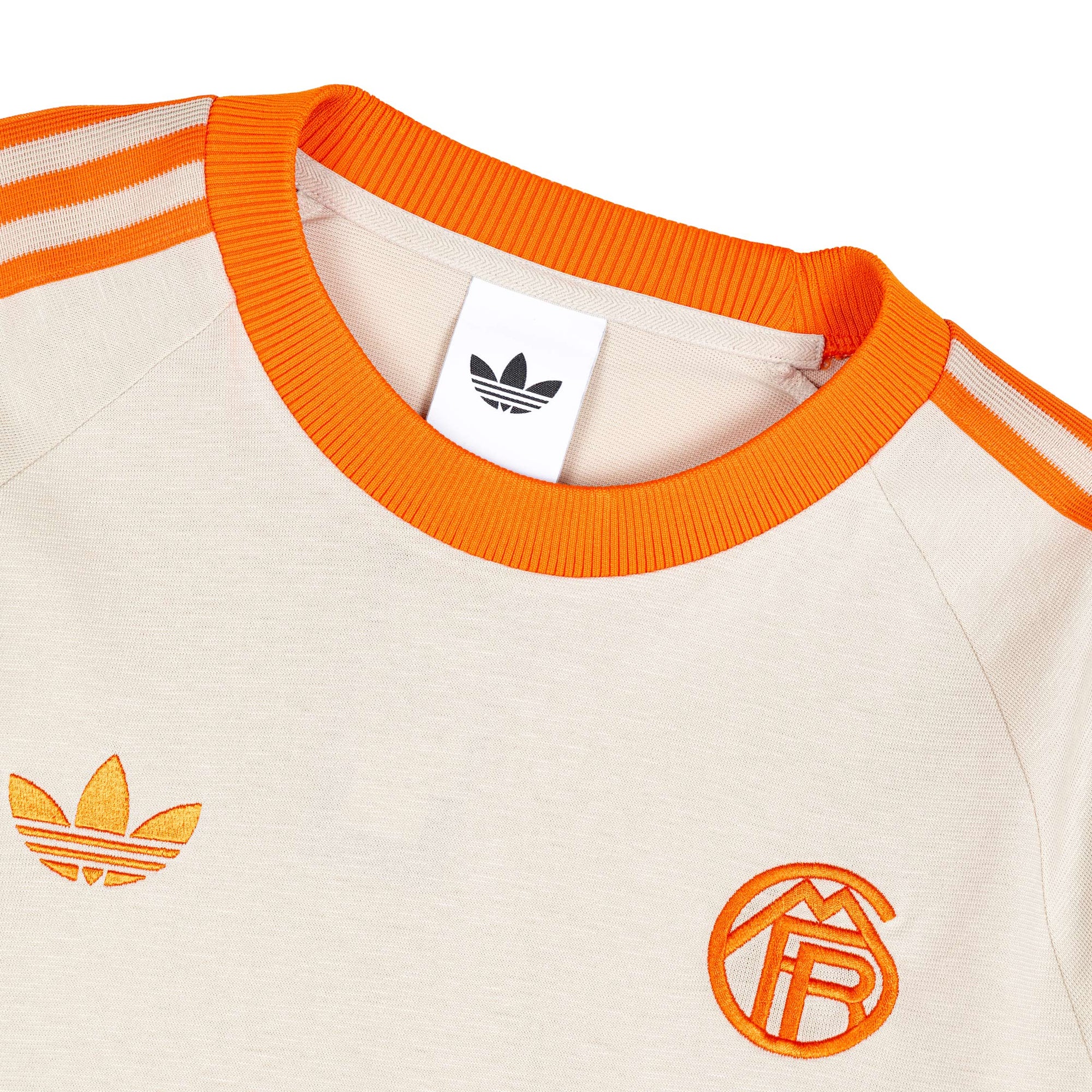 Оригінальна Fc Bayern Originals Long Sleeve T Shirt Adidas – вид ззаду - ADIDAS