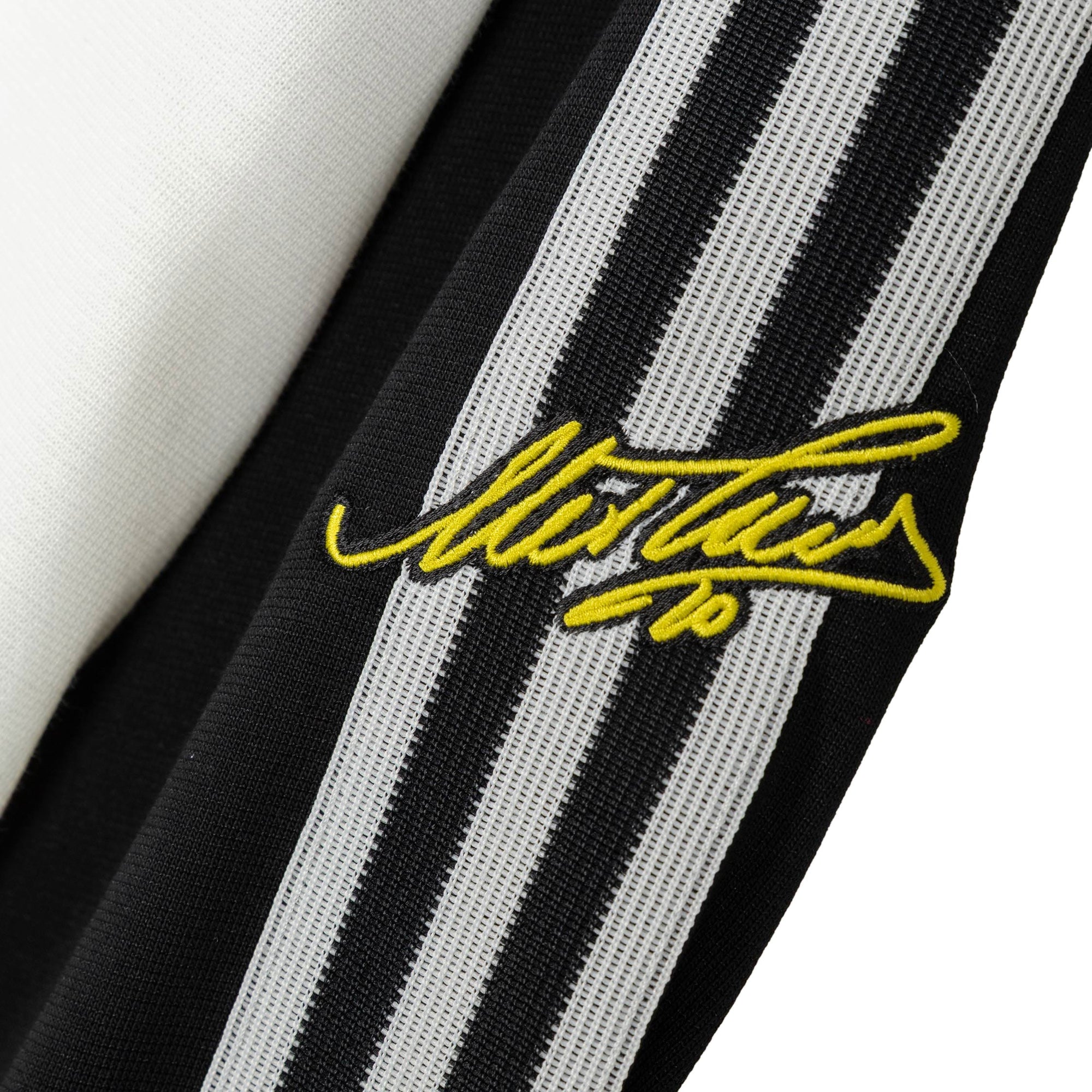 Juventus Fc Originals Long Sleeve T Shirt Adidas оригінал – Купити в Україні – детальний вид - ADIDAS