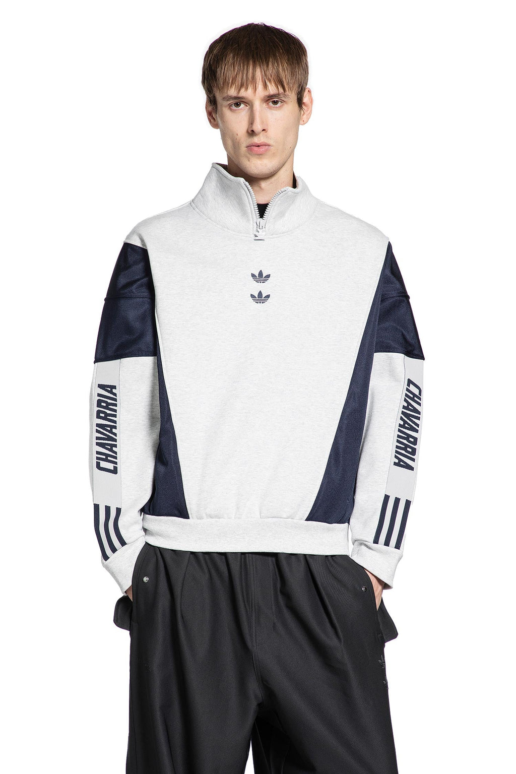 Оригінальна Chavarria Mock Neck Sweatshirt Adidas – боковий вид
