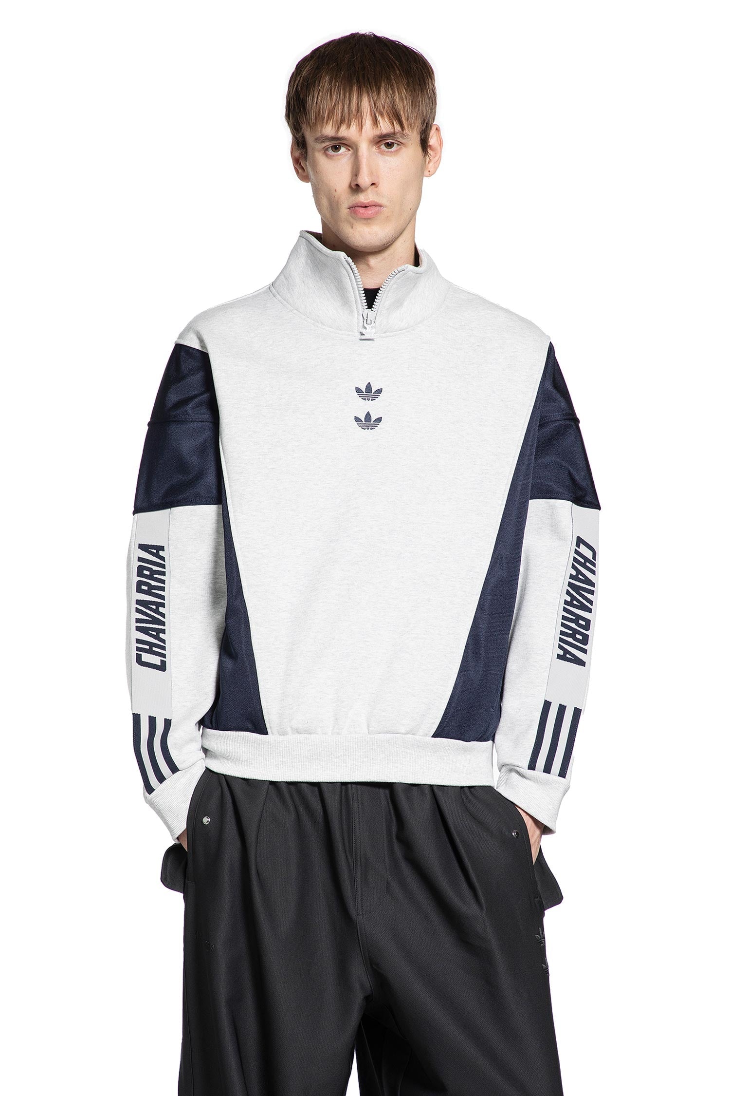 Оригінальна Chavarria Mock Neck Sweatshirt Adidas – боковий вид - ADIDAS