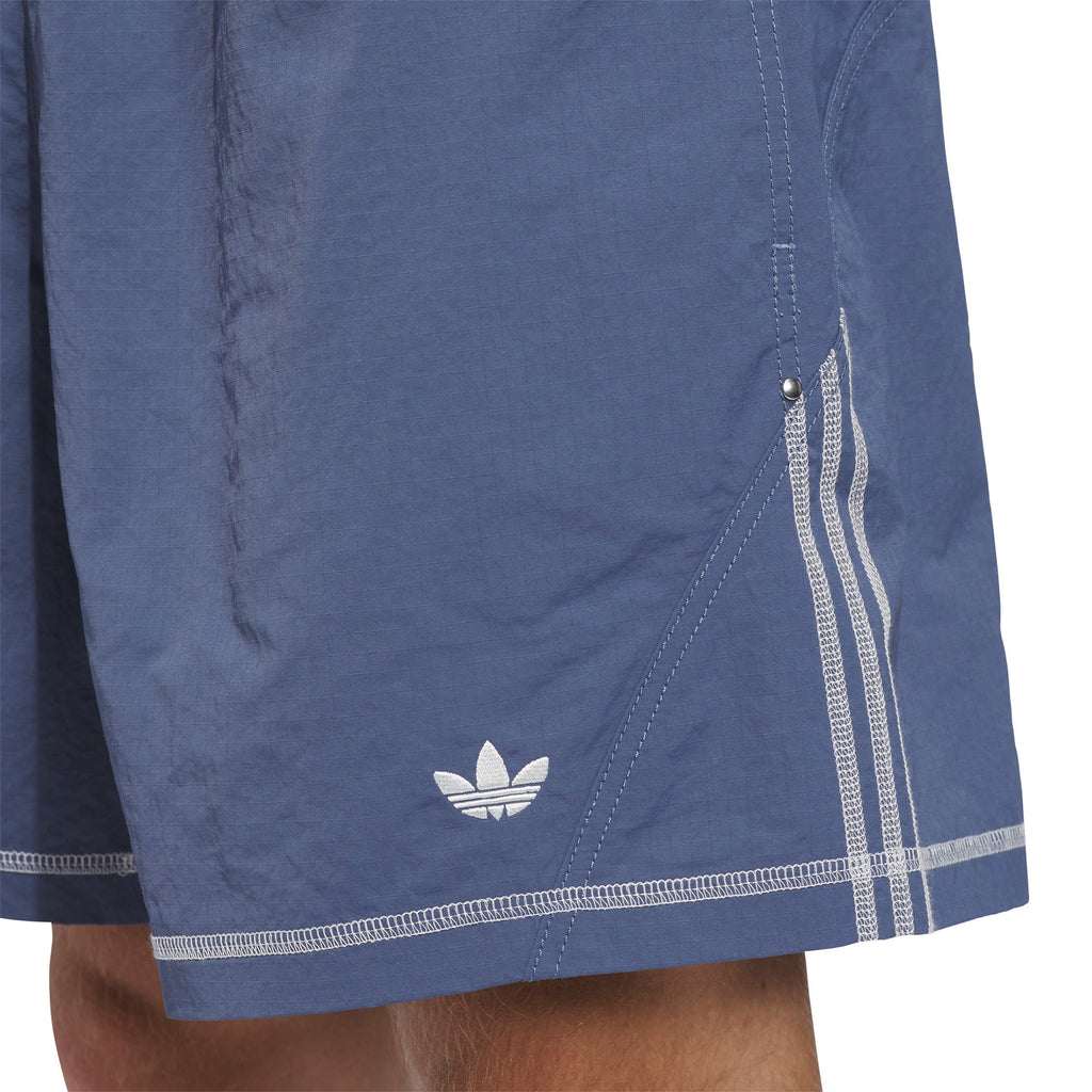 Оригінальна Long Beach Nylon Shorts Adidas – детальний вид