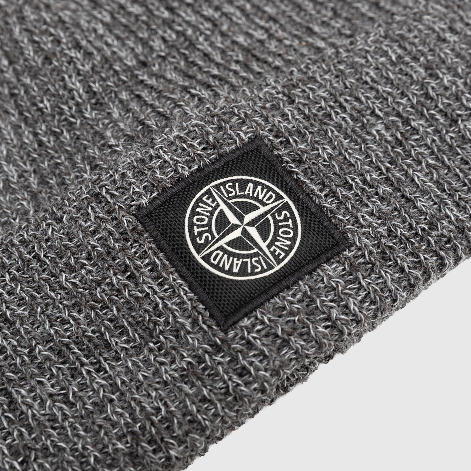 Оригінальна Knit Reflective Beanie Stone island – вид ззаду - STONE ISLAND
