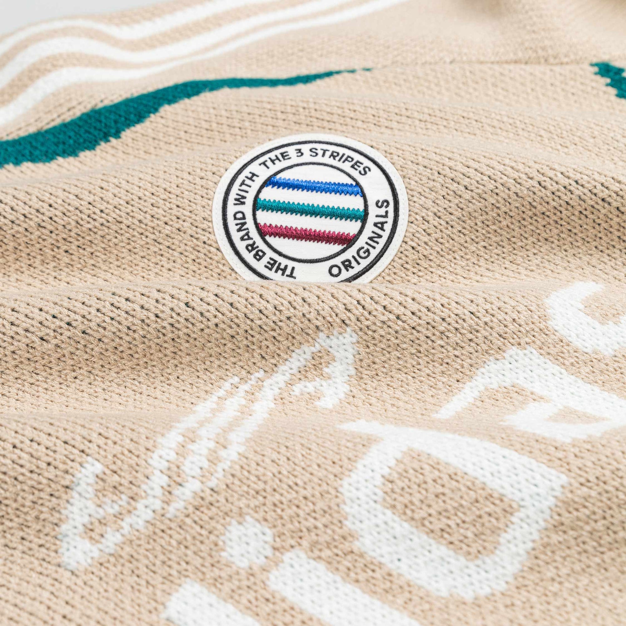 Оригінальна Adicolor Blokecore Crew Adidas – детальний вид