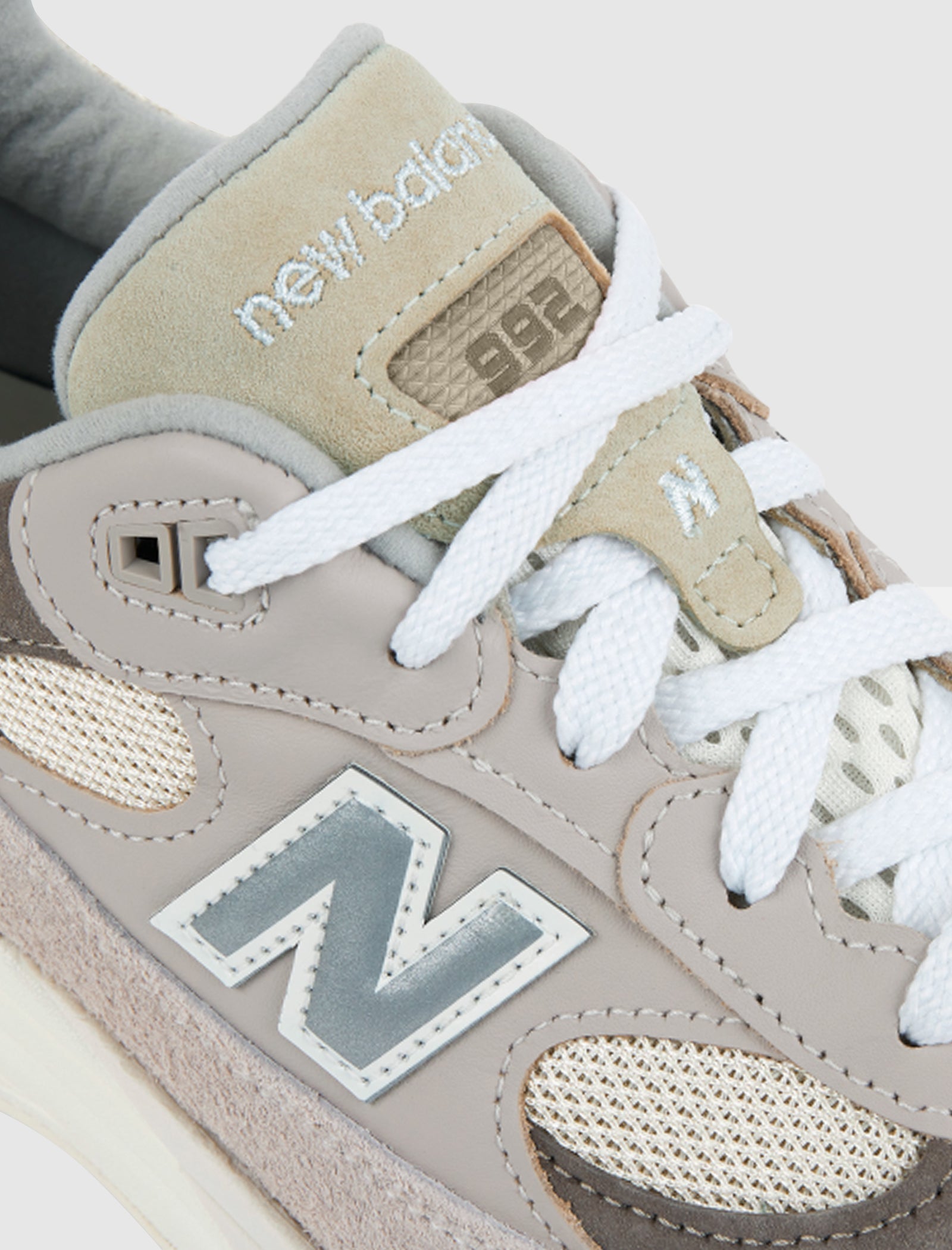 Made In Usa 992 Core Moonrock New balance – Гарантія оригінальності – вид ззаду
