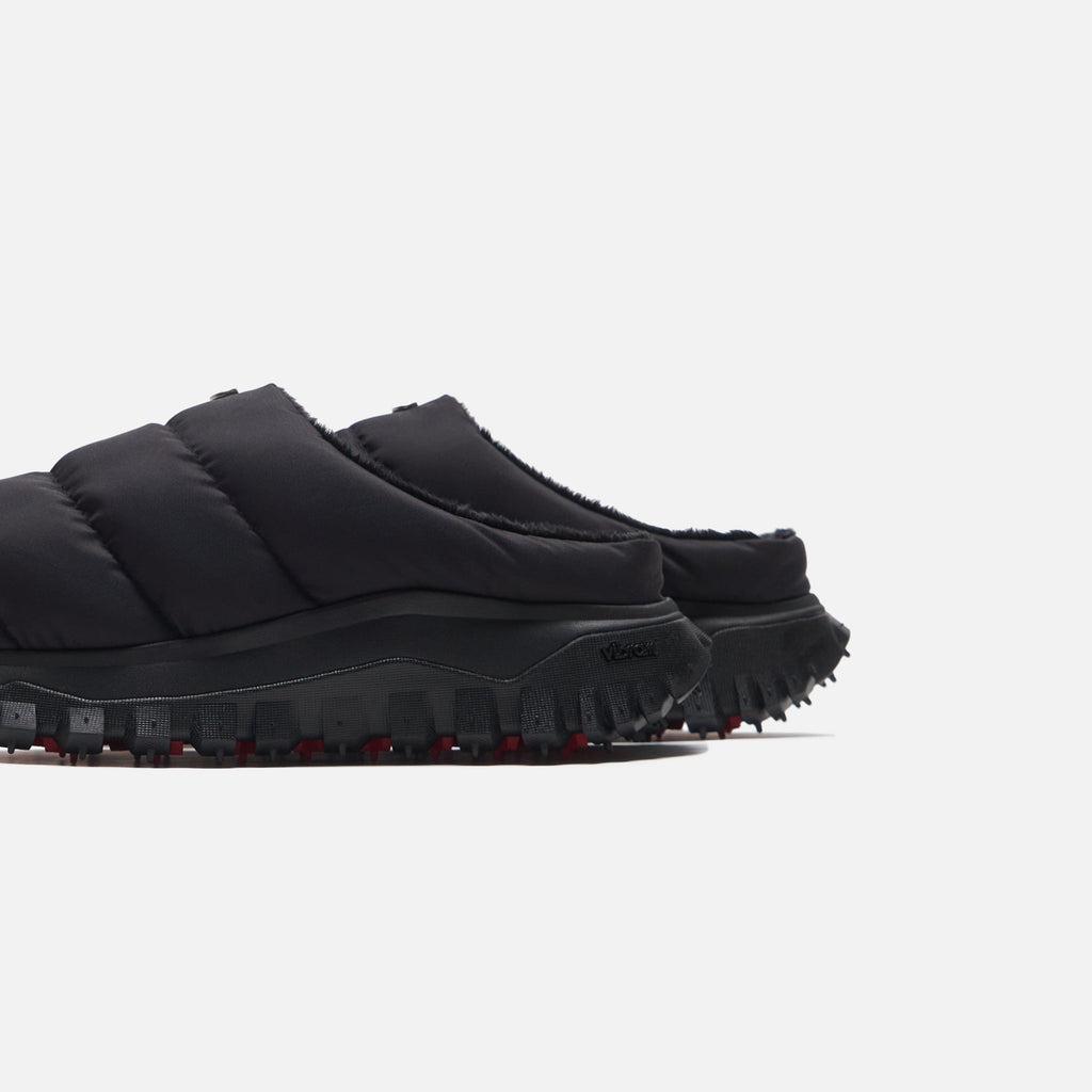 Puffer Trail Slide Black Moncler – Гарантія оригінальності – детальний вид