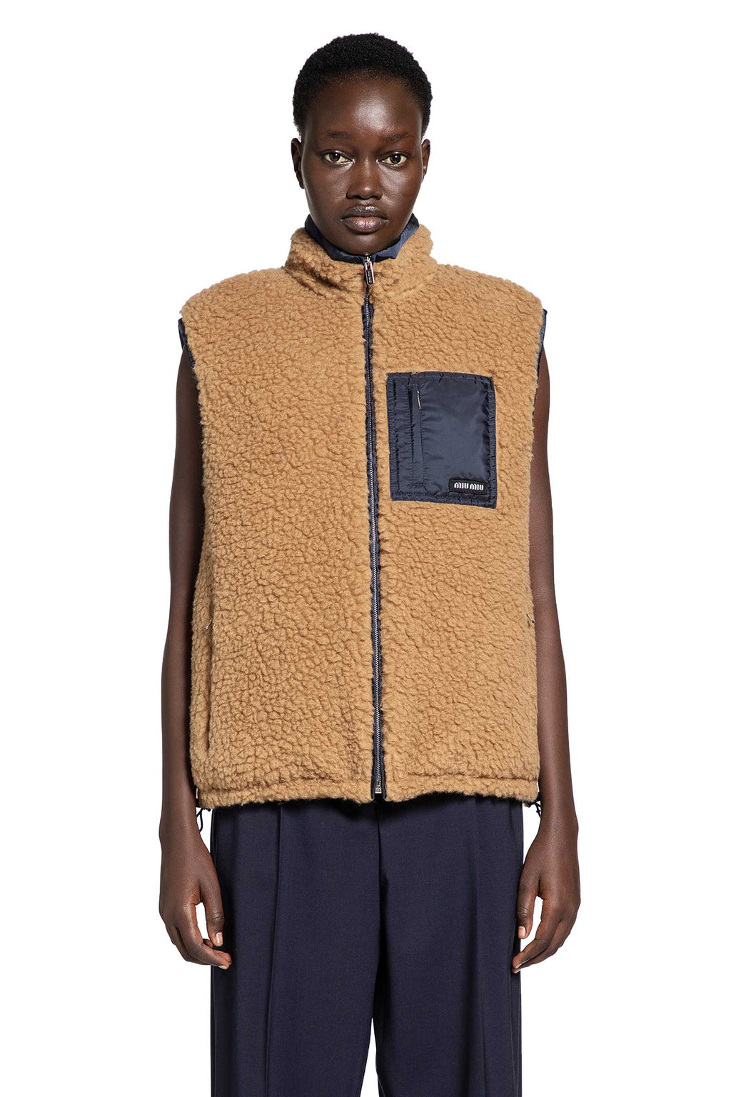 Оригінальна Technical Pongé Teddy Down Vest Miu miu – вид ззаду