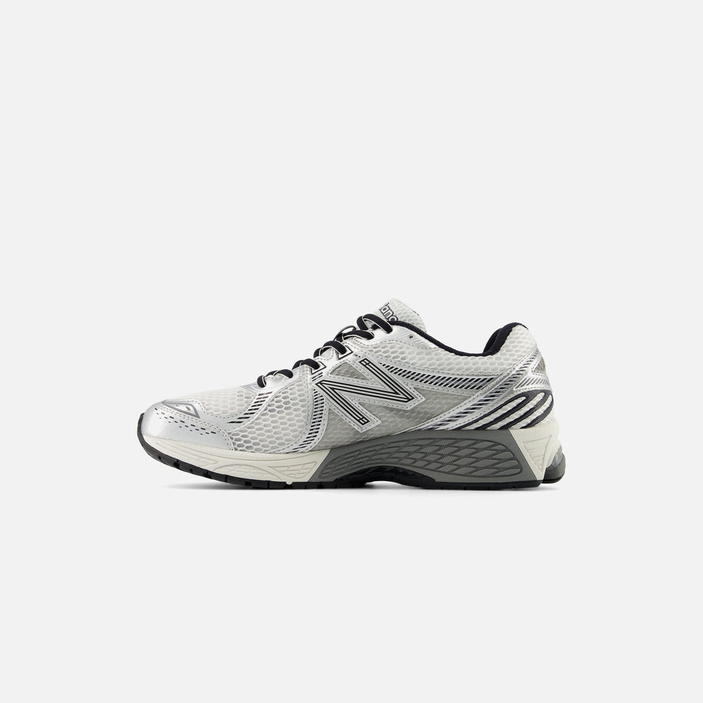 Оригінальна 860v2 Optic White New balance – вид ззаду