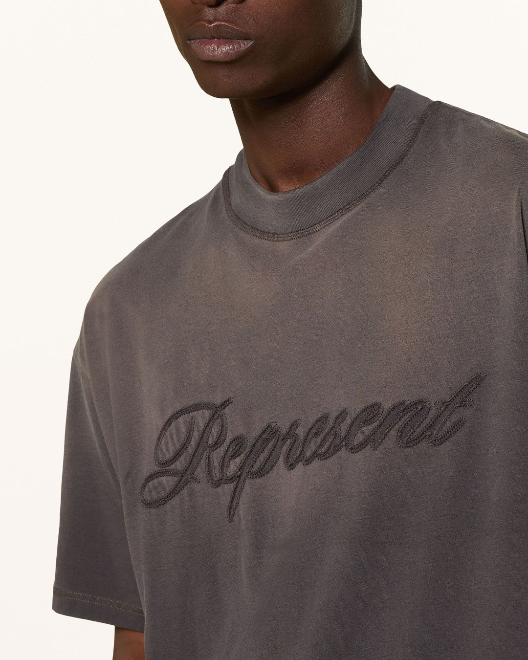 Rep Reverse Applique T-Shirt Represent оригінал – Купити в Україні – вид ззаду