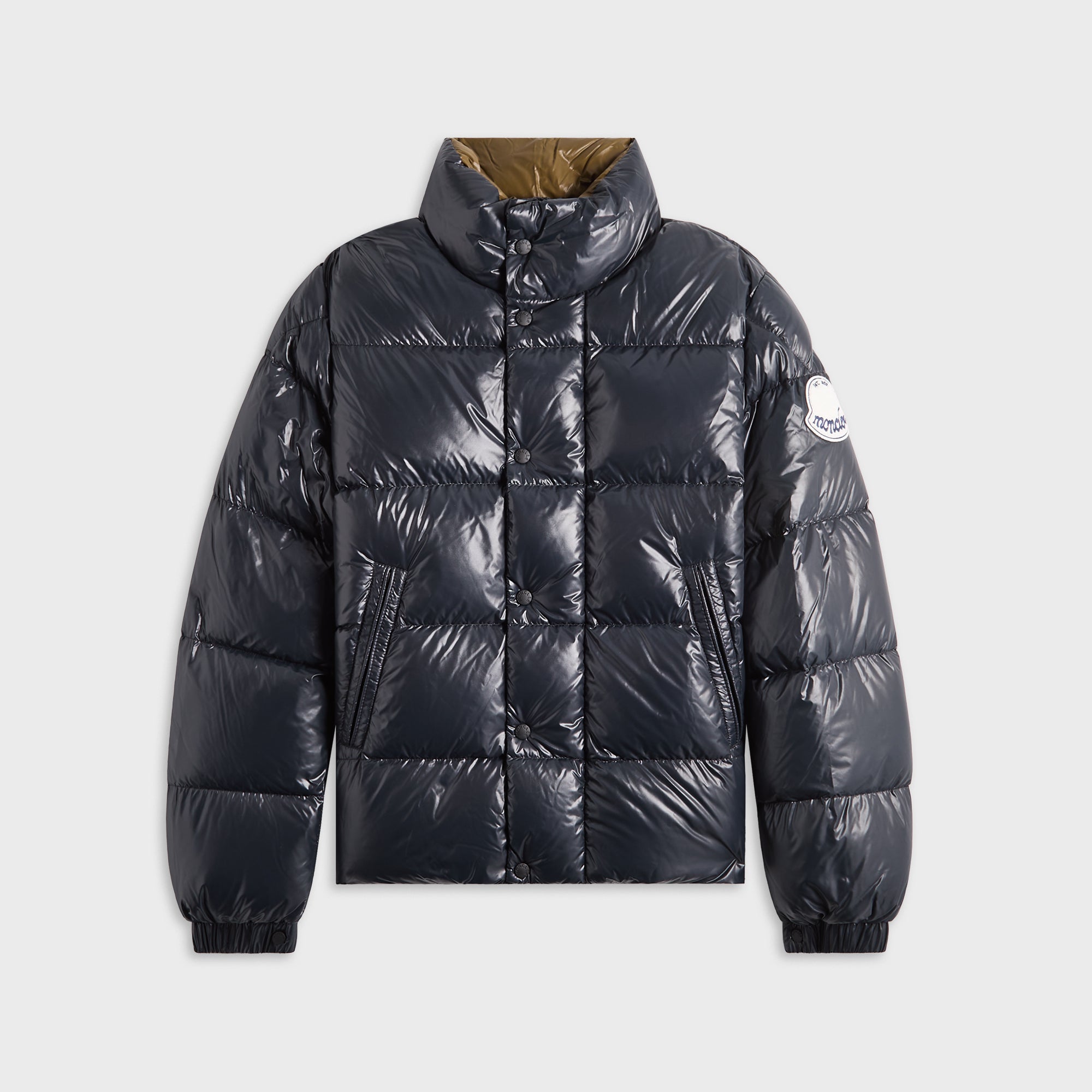 Moncler Outerwear оригінал | Швидка доставка Україна – боковий вид