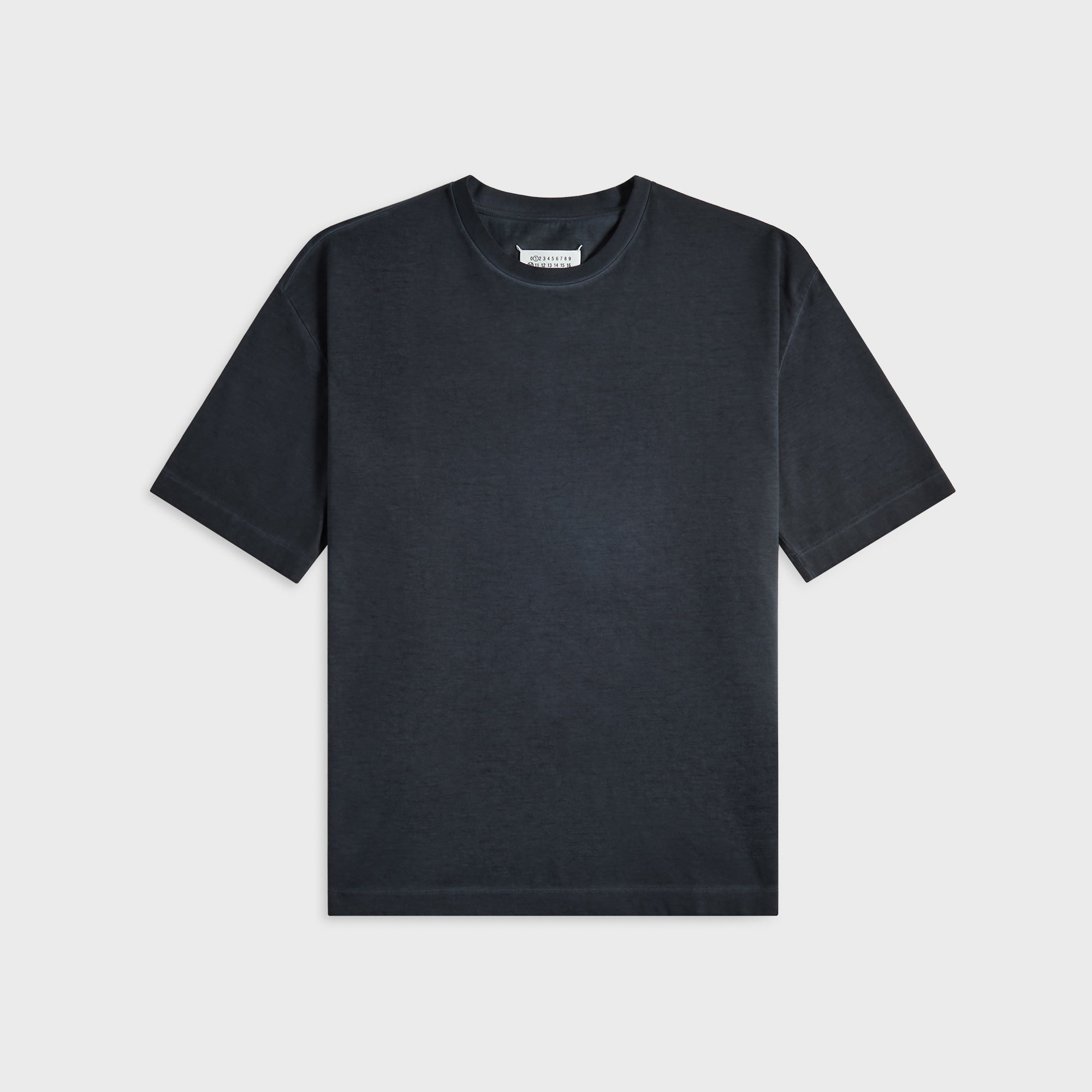Оригінальна Oversized Garment Dye Tee Anthracite Maison margiela – боковий вид