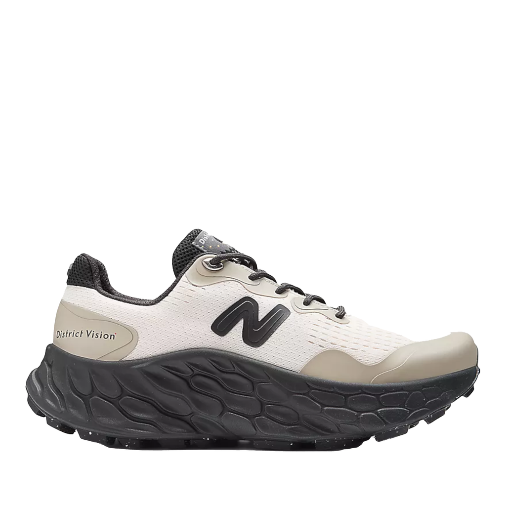 Mens District Vision Fresh Foam More Trail Sneakers New balance оригінал – Купити в Україні – боковий вид