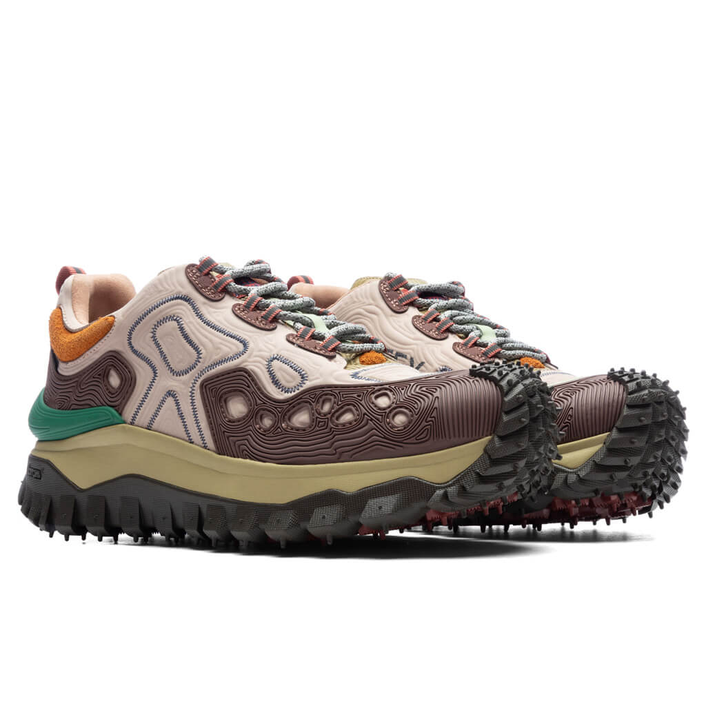 X Salehe Bembury Trailgrip Grain Sneakers Medium Pink Moncler оригінал – Купити в Україні – вид ззаду